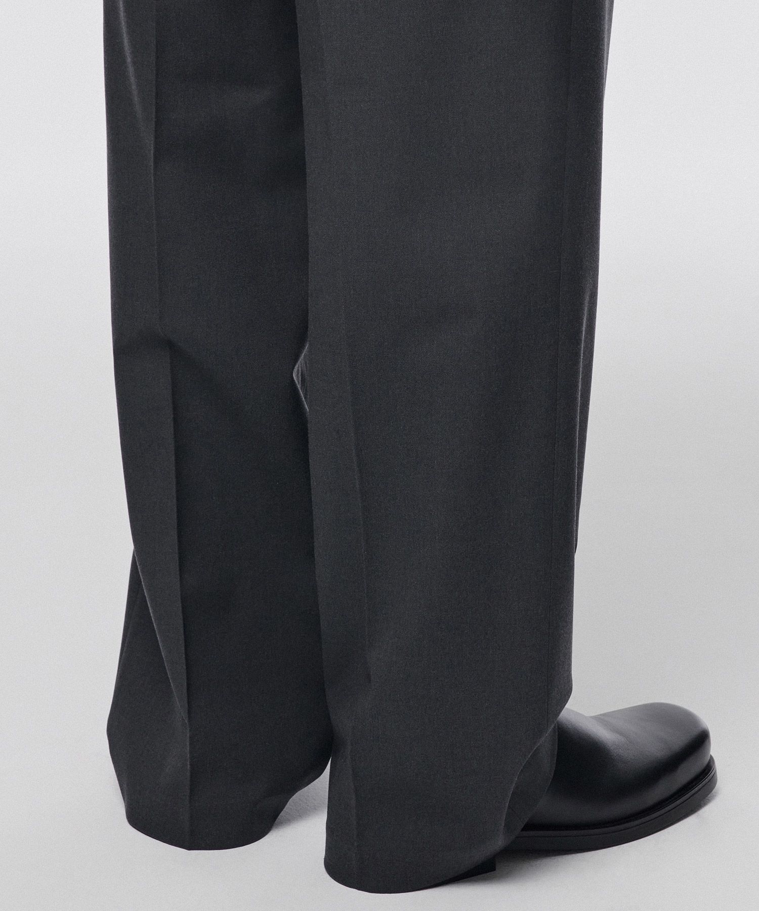 MUSINSA | MUSINSA STANDARD Narrow Belt One Chin Wide Slacks