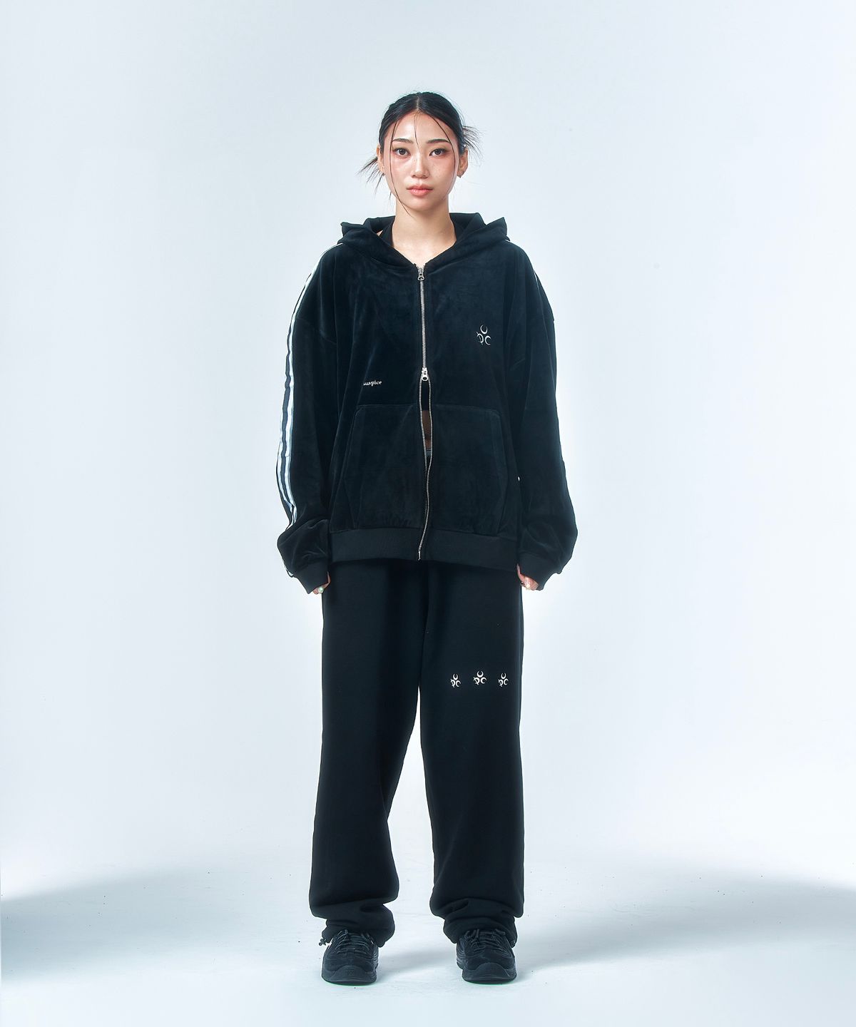 디오스피스(DAUSPICE) Logo Sweat Pants Black