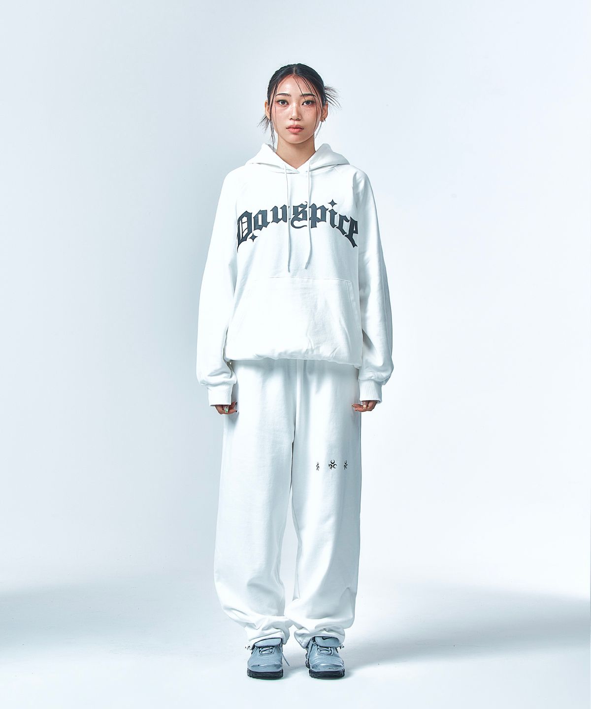 디오스피스(DAUSPICE) Logo Sweat Pants White
