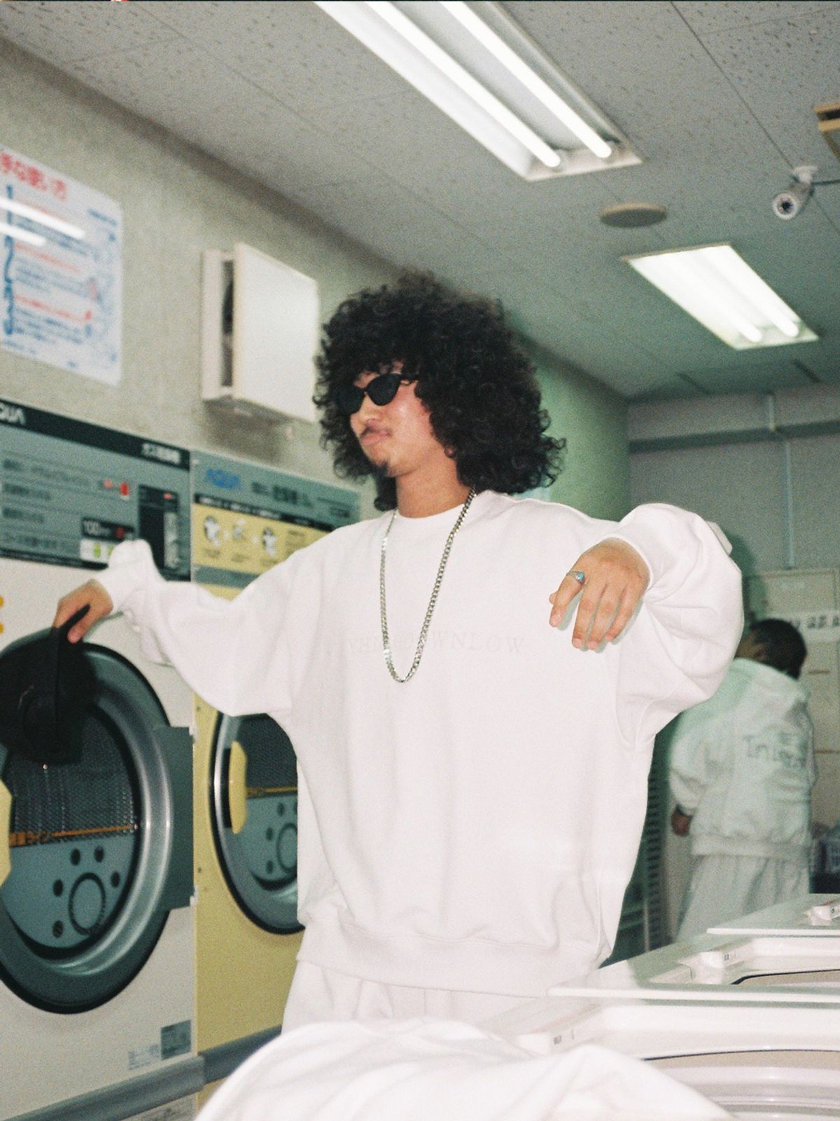 고저(GOZER) OVERSIZED  STAYHIGHDOWNLOW BASIC CREW_WHITE