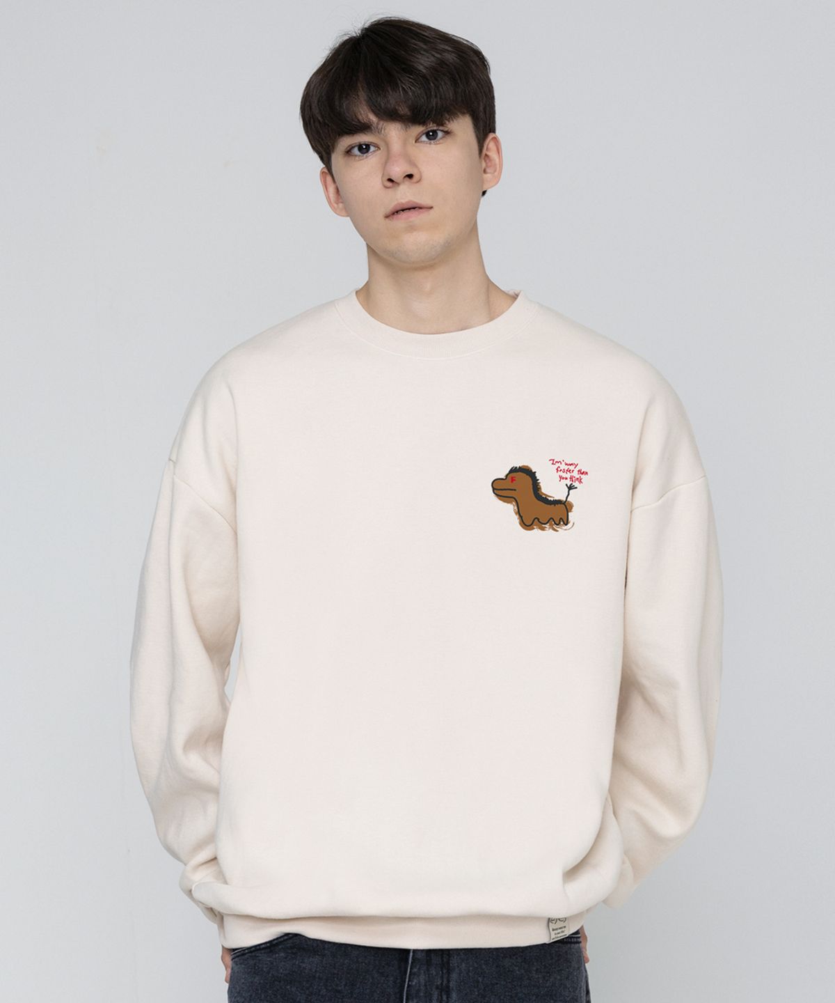 그레이버(GRAVER) [UNISEX]FAST HORSE 맨투맨_크림
