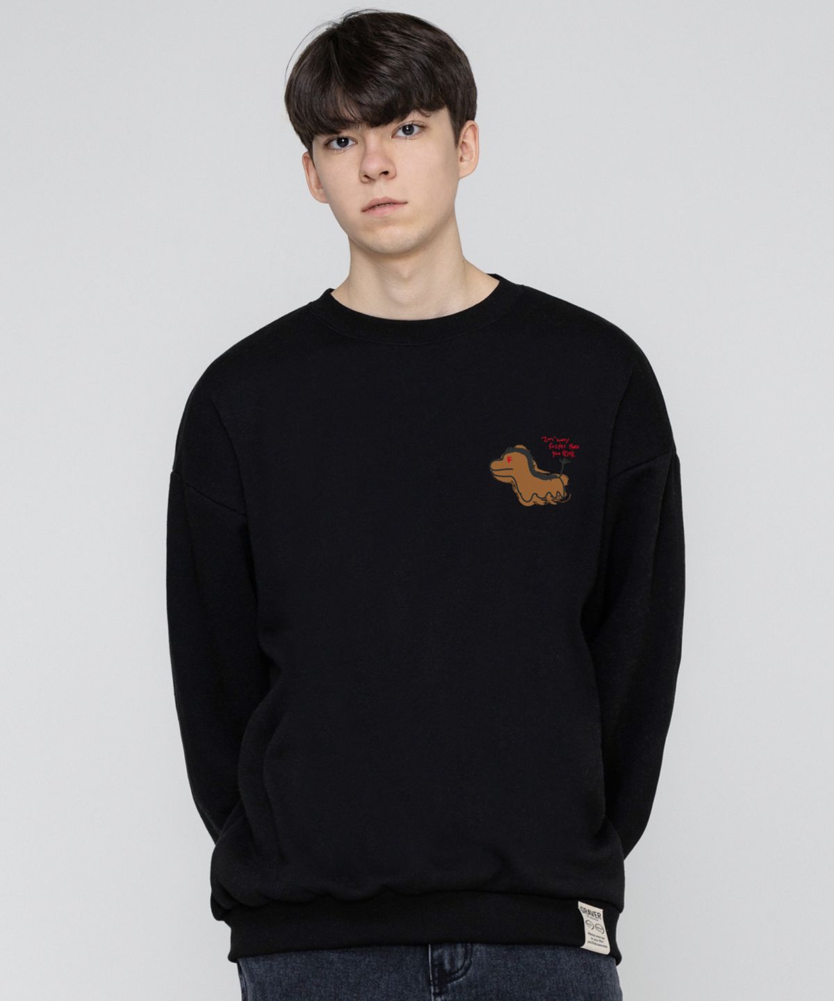 그레이버(GRAVER) [UNISEX]FAST HORSE 맨투맨_블랙