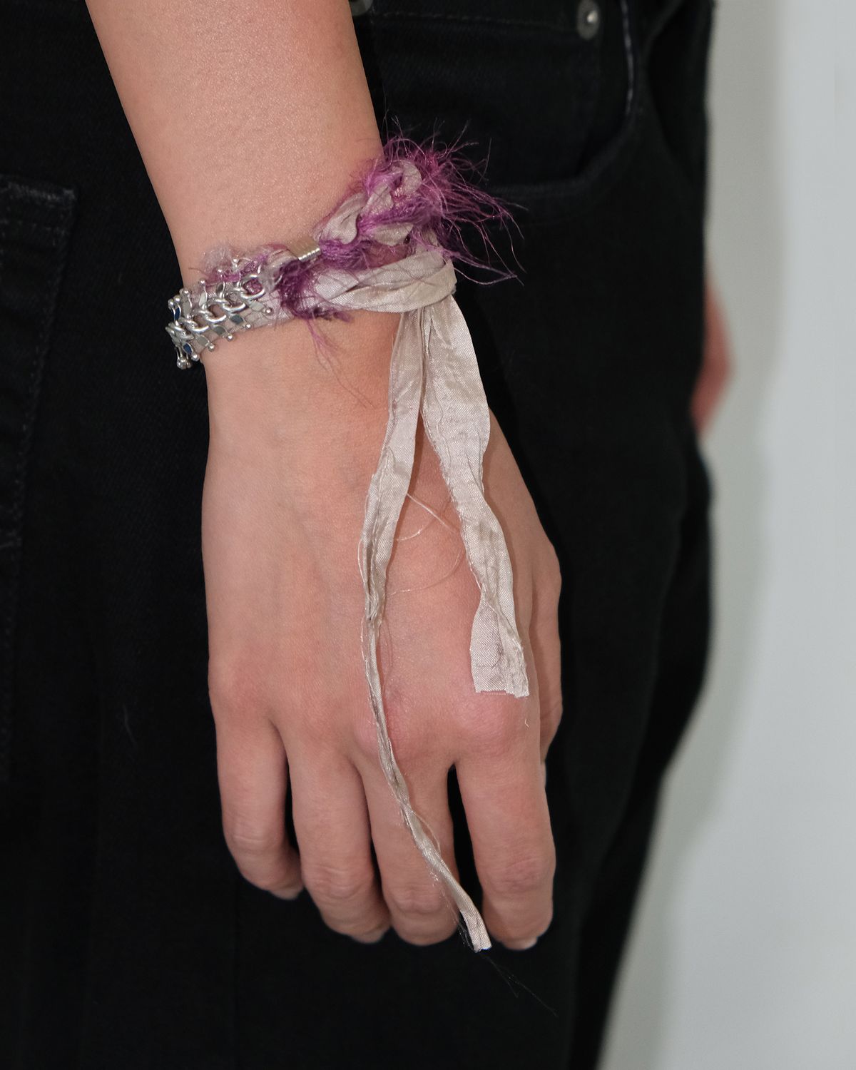 루루(RURU) ROUGH SCARF BRACELET GRAY