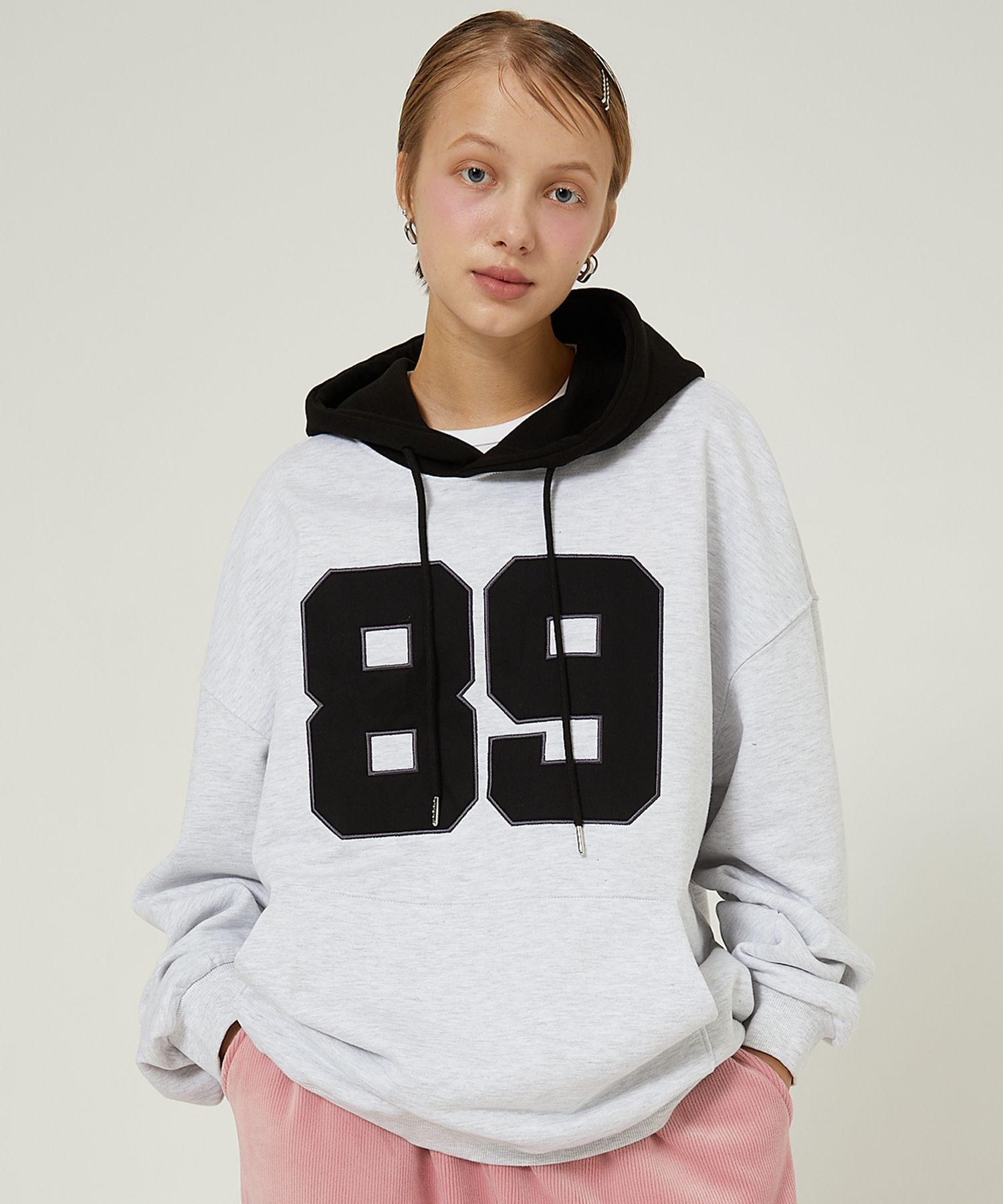 MUSINSA公式 | WAI KEI Color block 89 logo hooded sweatshirt