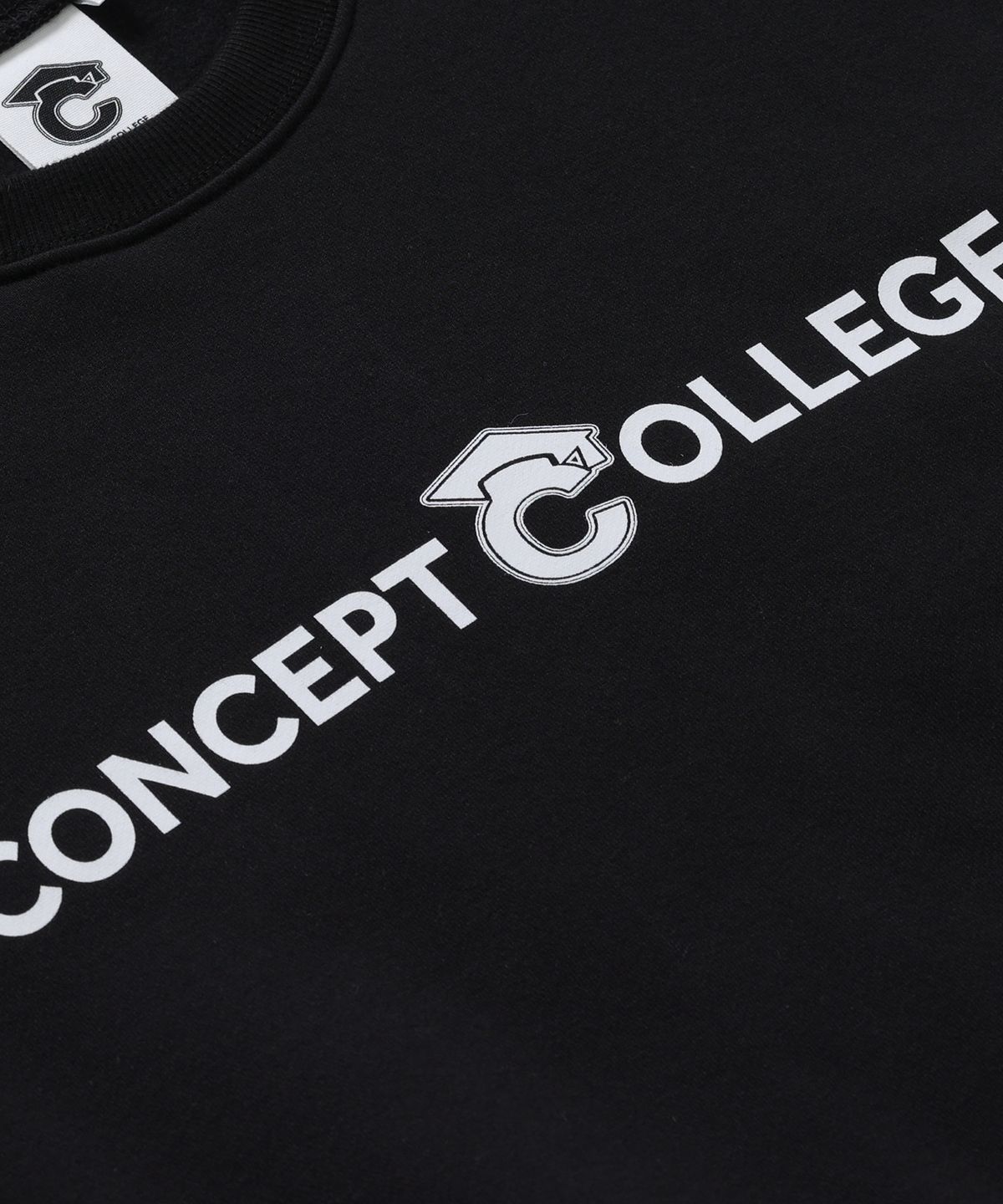 컨셉트컬리지(CONCEPTCOLLEGE) 베이직 라인 로고 블랙 스웨트 셔츠 [남녀공용]