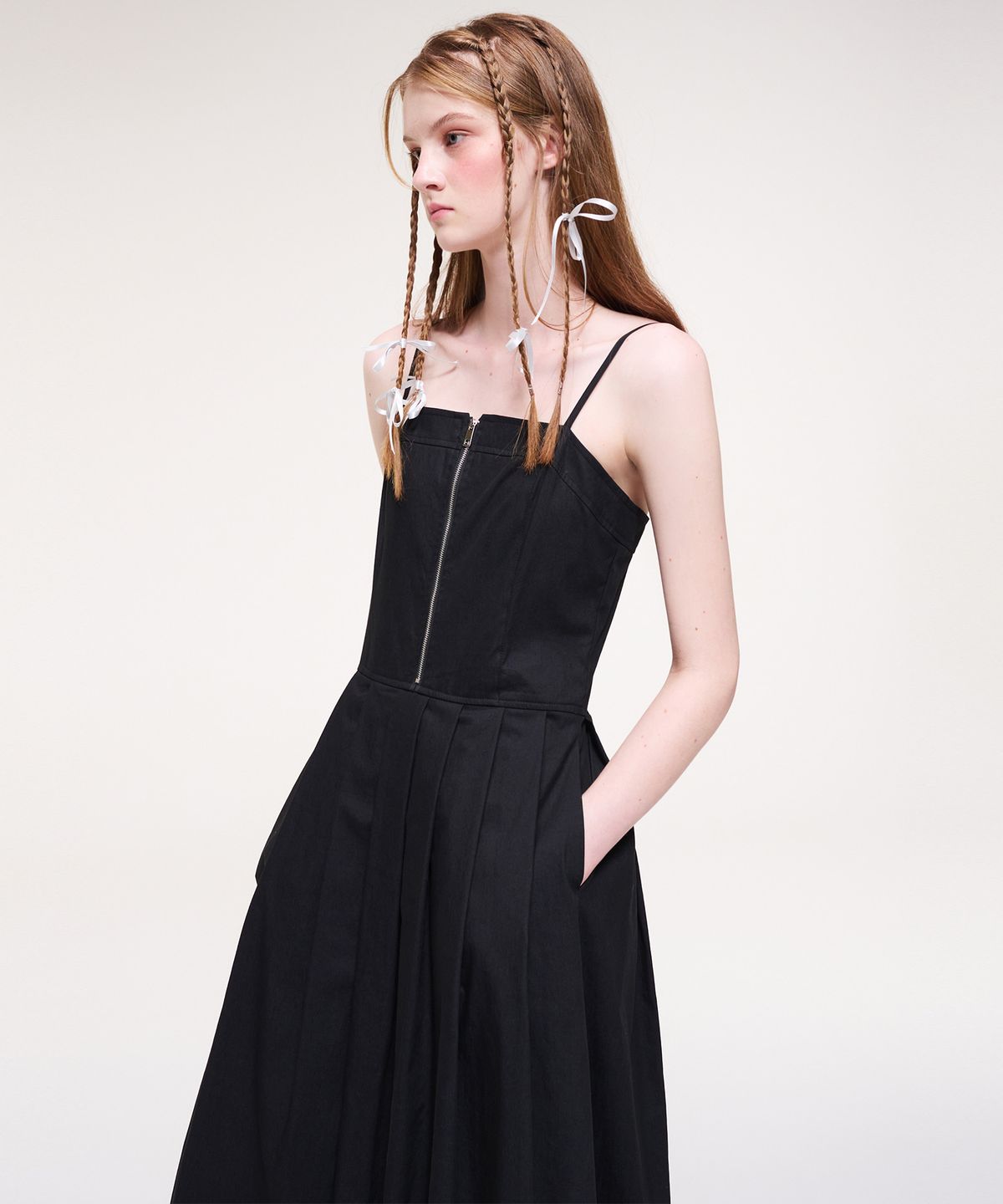 에트몽(ETMON) Front Zipper Pleats Slip Dress, Black
