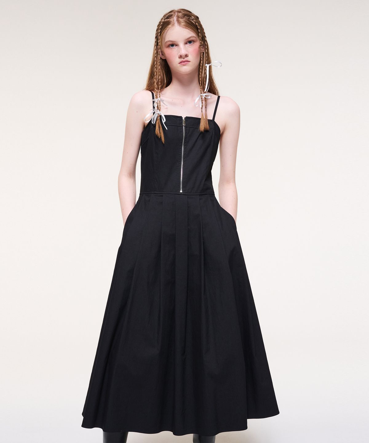 에트몽(ETMON) Front Zipper Pleats Slip Dress, Black