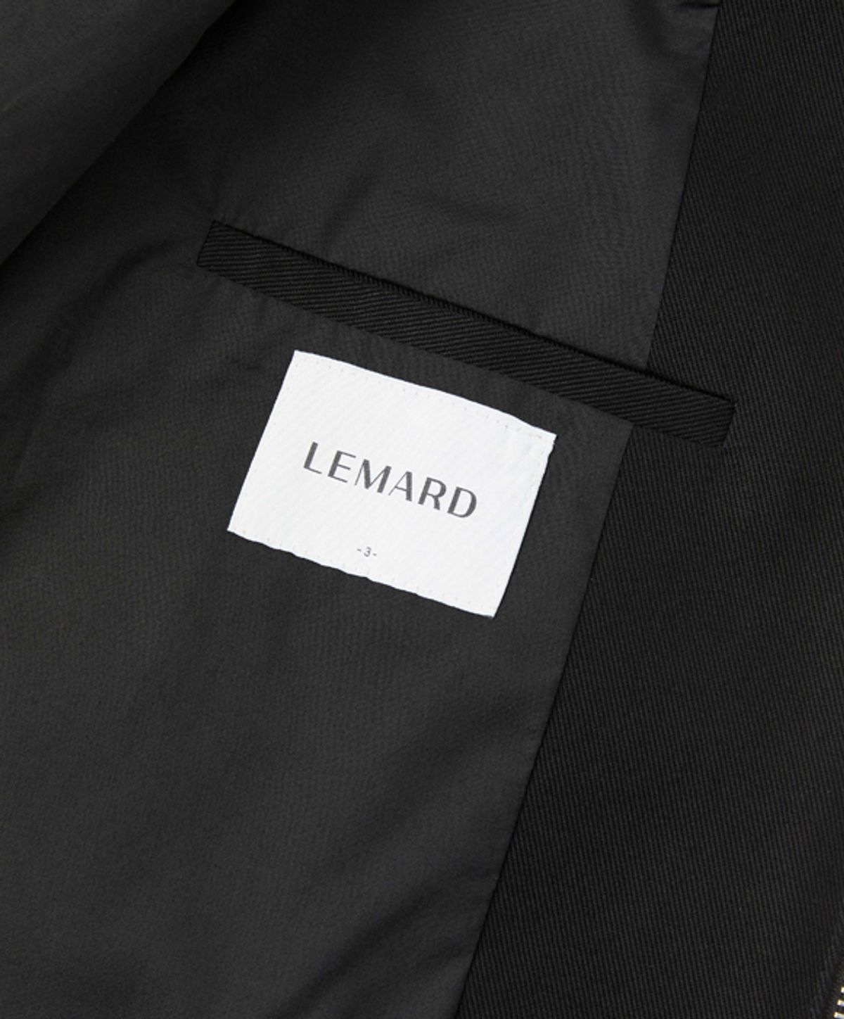 르마드(LEMARD) 엠보 트윌 라이더 자켓 - 블랙