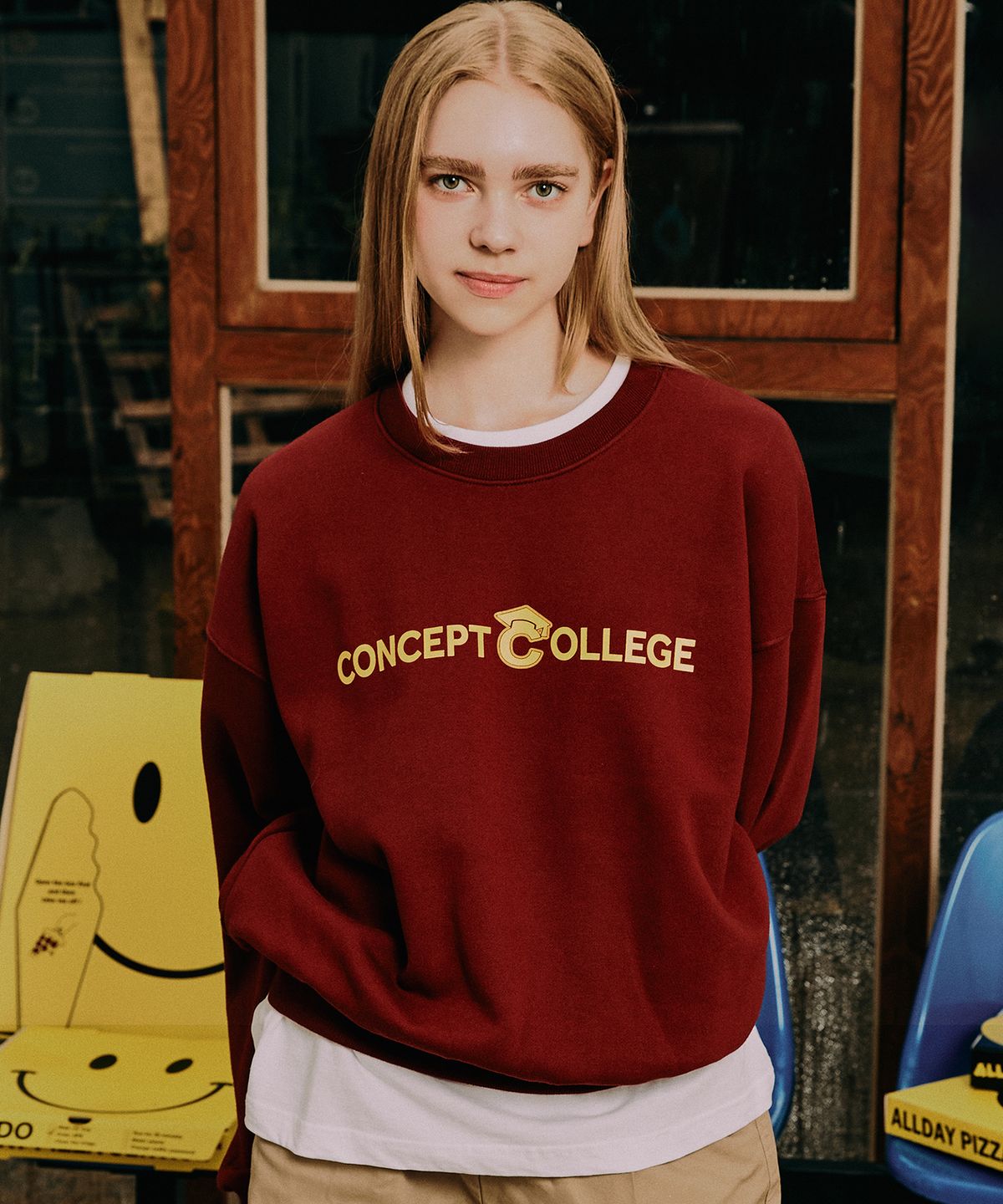 컨셉트컬리지(CONCEPTCOLLEGE) 베이직 라인 로고 와인 스웨트 셔츠 [남녀공용]