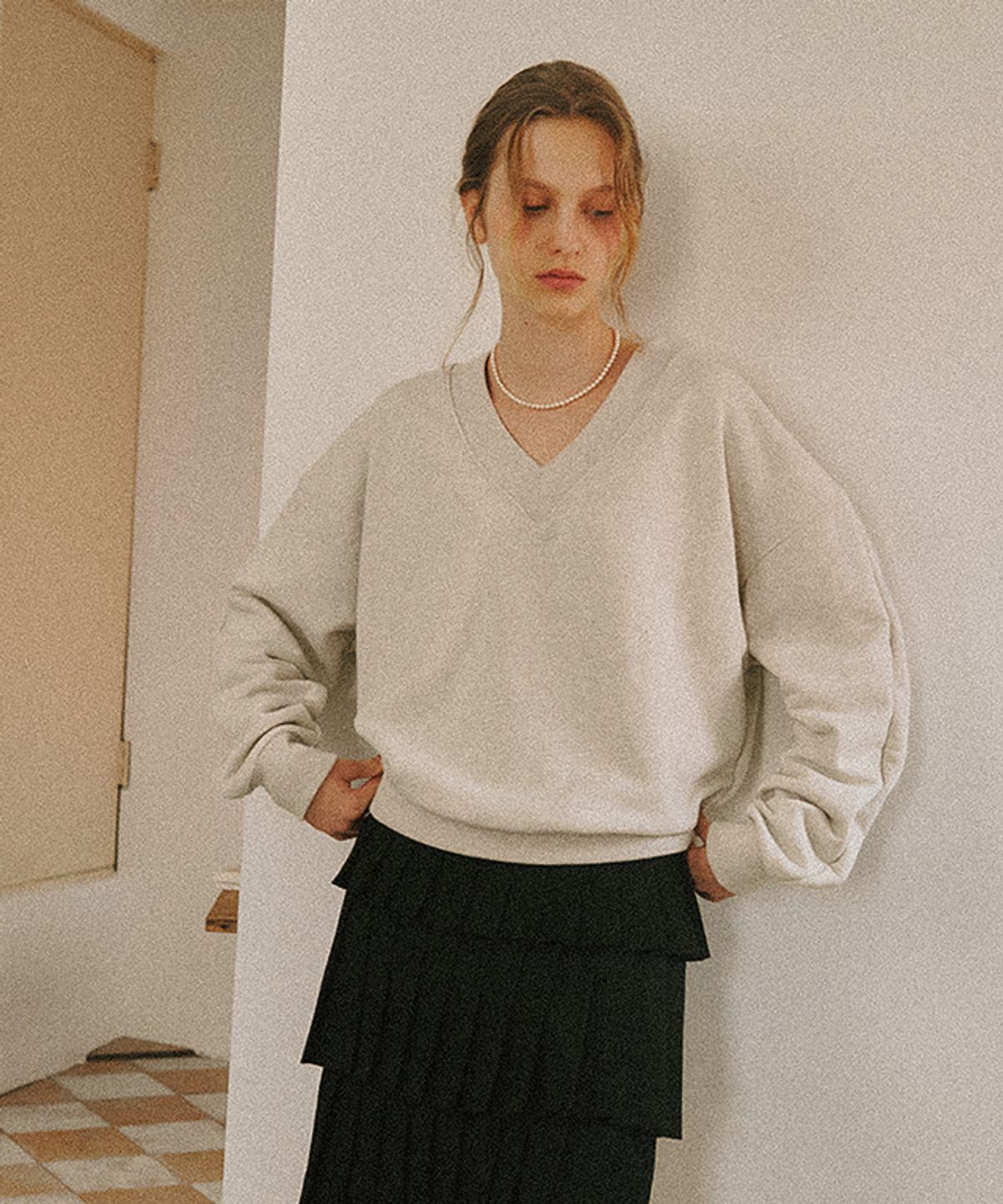 론론(RONRON) V NECK OVER FIT SWEATSHIRT OATMEAL