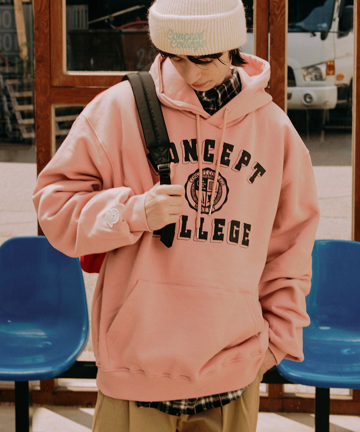 컨셉트컬리지(CONCEPTCOLLEGE) 클래식 빅로고 인디핑크 후디 / 후드티 [남녀공용]