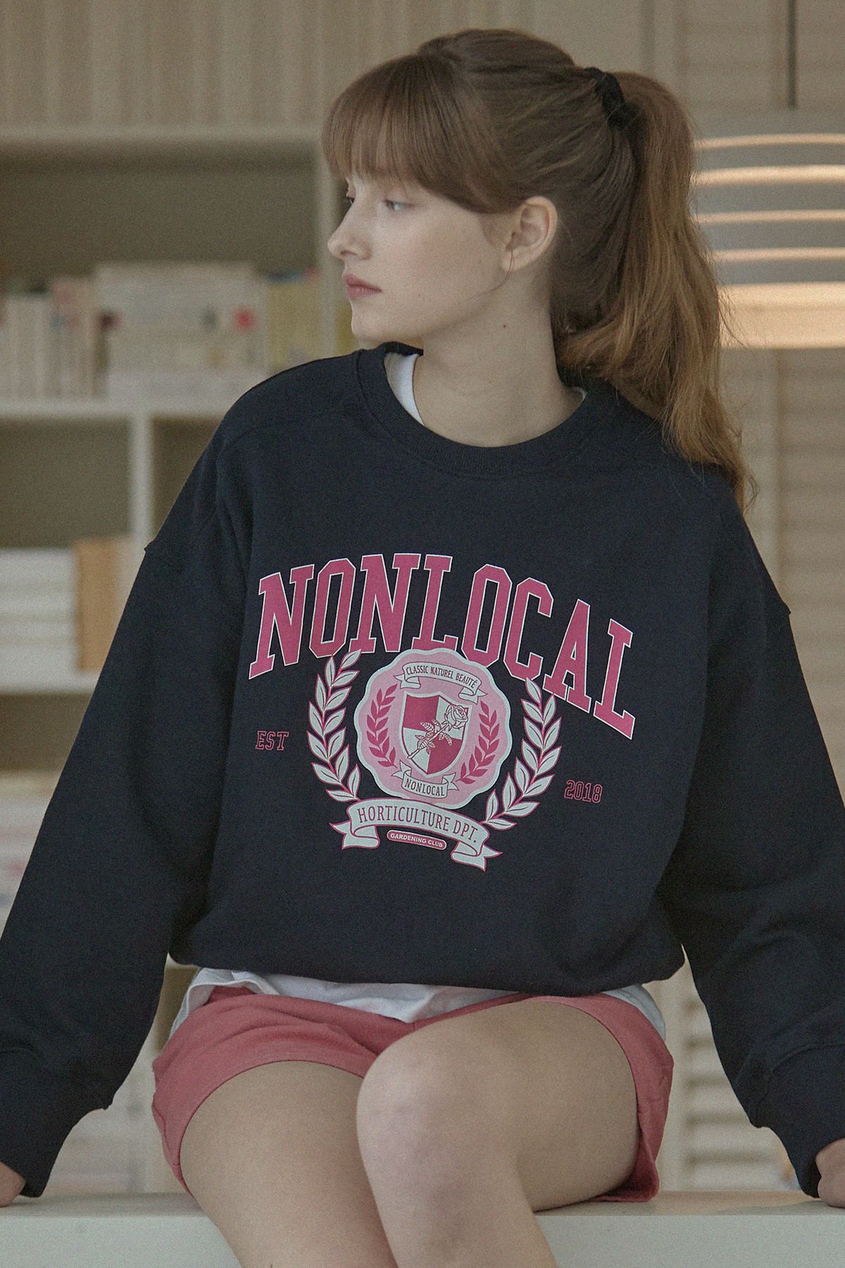 논로컬(NONLOCAL) NLC Univ Sweatshirt - Navy