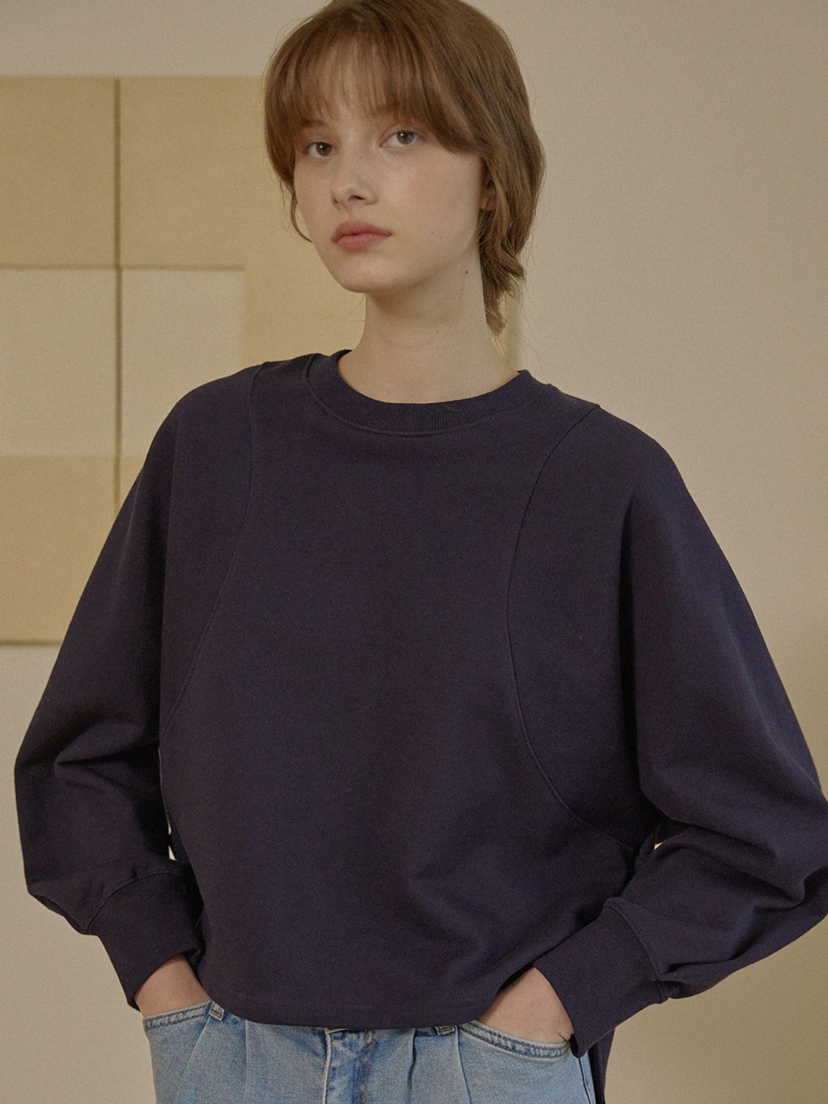 논로컬(NONLOCAL) Curved Line Sweatshirt - Navy