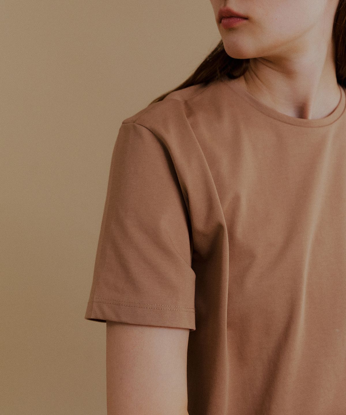 노티아(NOTIA) SILKET HALF T-SHIRTS-BROWN