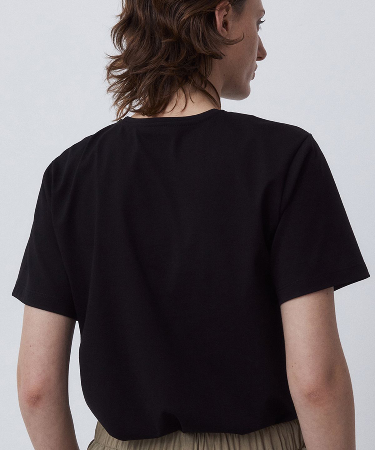 노티아(NOTIA) SILKET HALF T-SHIRTS-BLACK