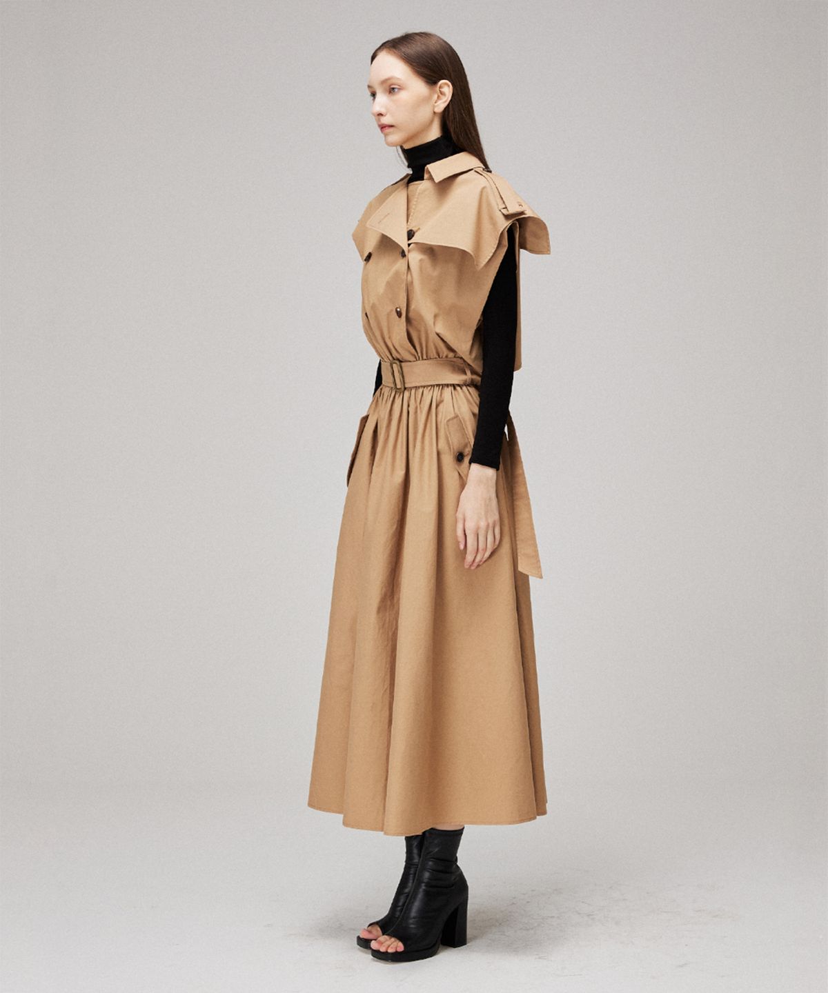 므아므(MMAM) Signature wide sleeveless trench coat dress