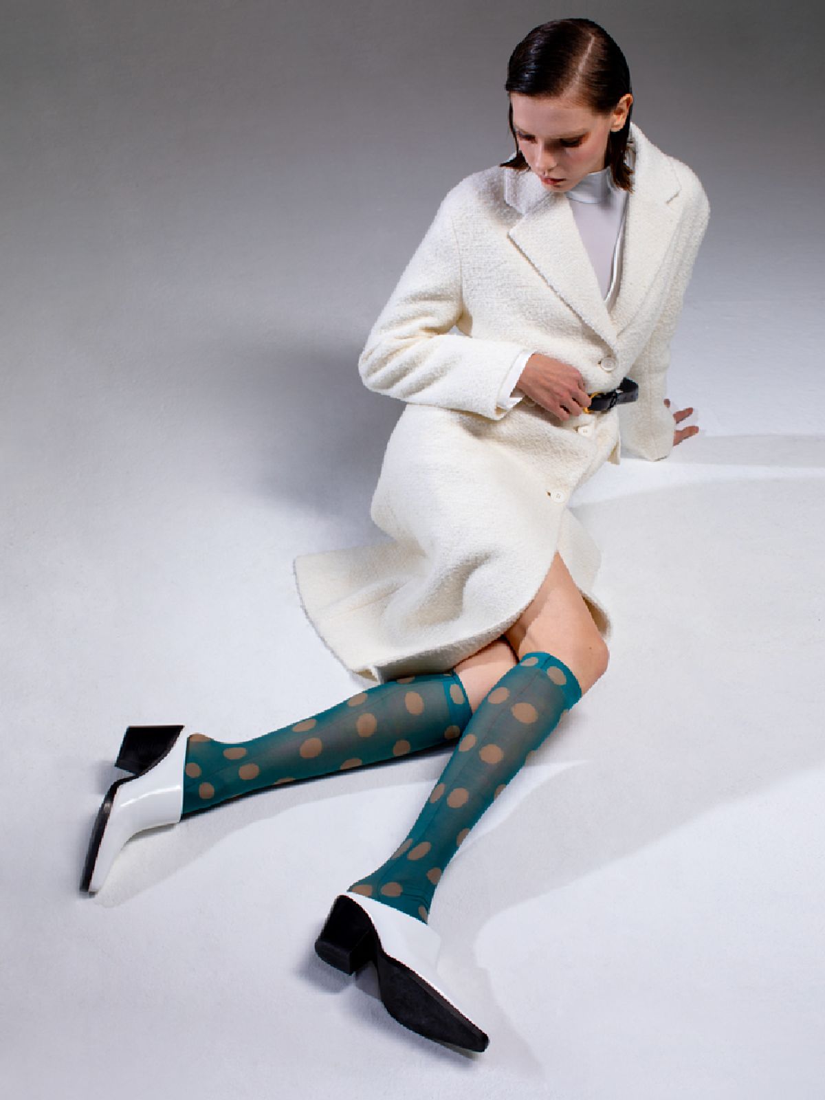 로맨틱타이거(ROMANTIC TIGER) Dot Play Knee stockings (Moss)