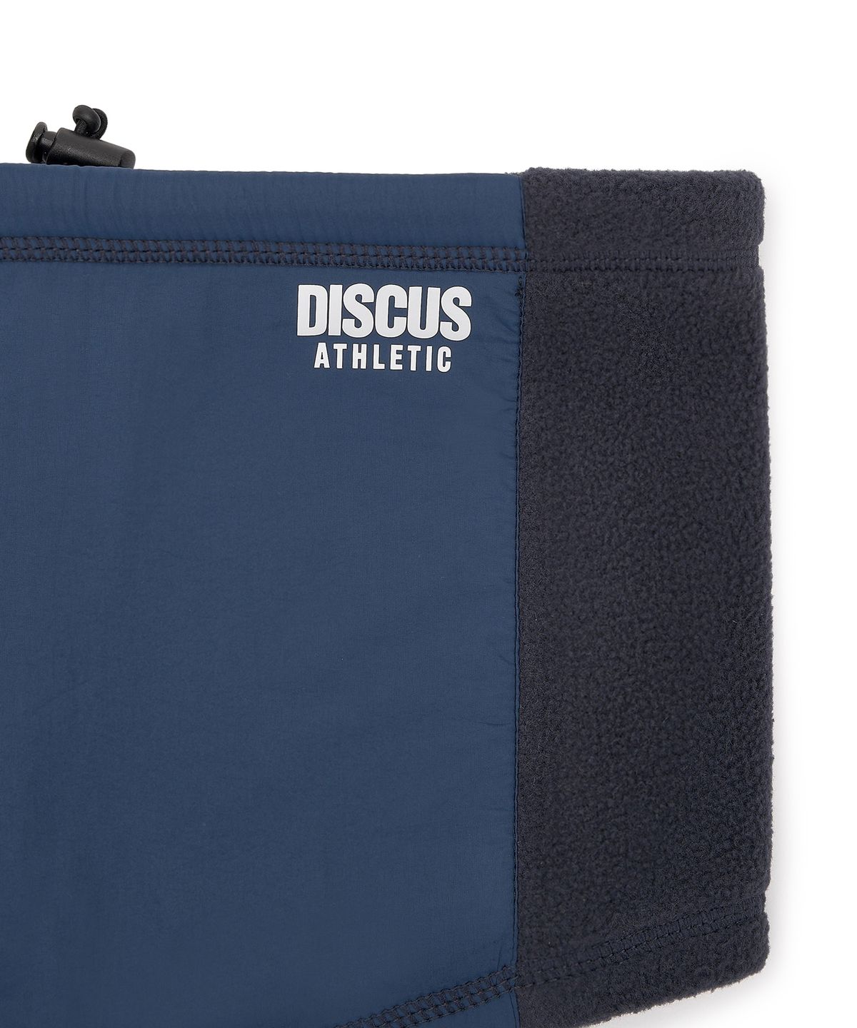 디스커스 애슬레틱(DISCUS ATHLETIC) 레터 로고 넥 워머 네이비
