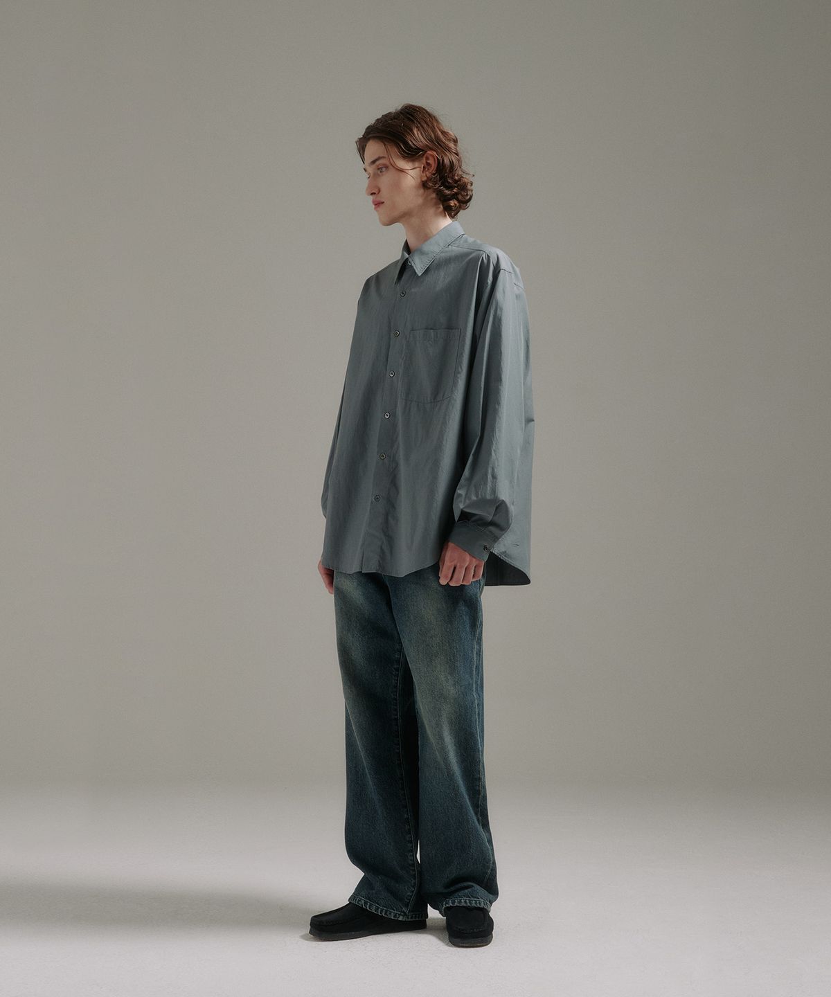 블랭크룸(BLANKROOM) 레이지 데이 셔츠_CHARCOAL GREEN