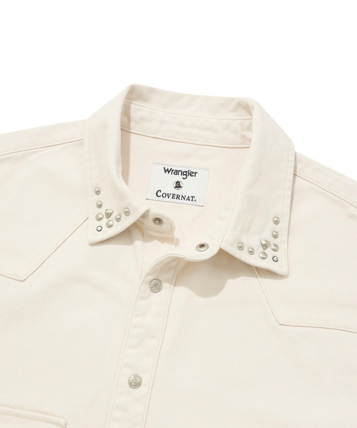 커버낫(COVERNAT) [COVERNAT X WRANGLER] 카라 스터드 데님 셔츠 아이보리