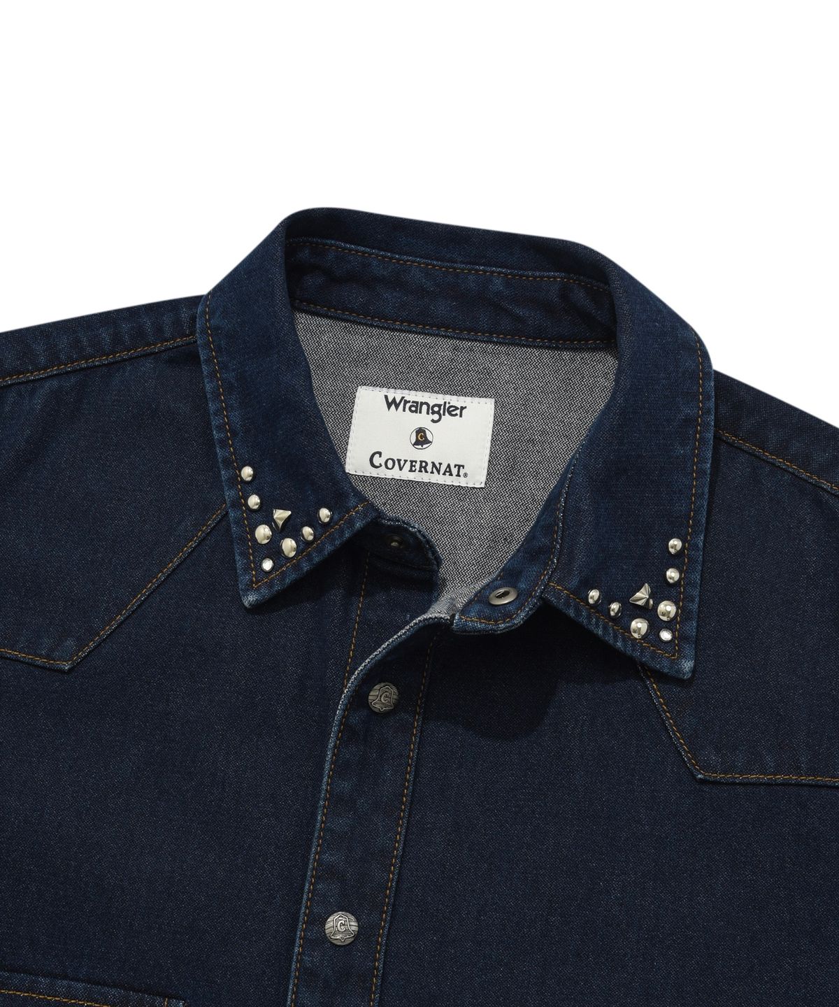커버낫(COVERNAT) [COVERNAT X WRANGLER] 카라 스터드 데님 셔츠 인디고 로우