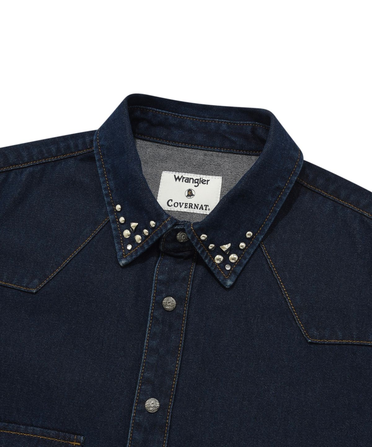 커버낫(COVERNAT) [COVERNAT X WRANGLER] 카라 스터드 데님 셔츠 인디고 로우