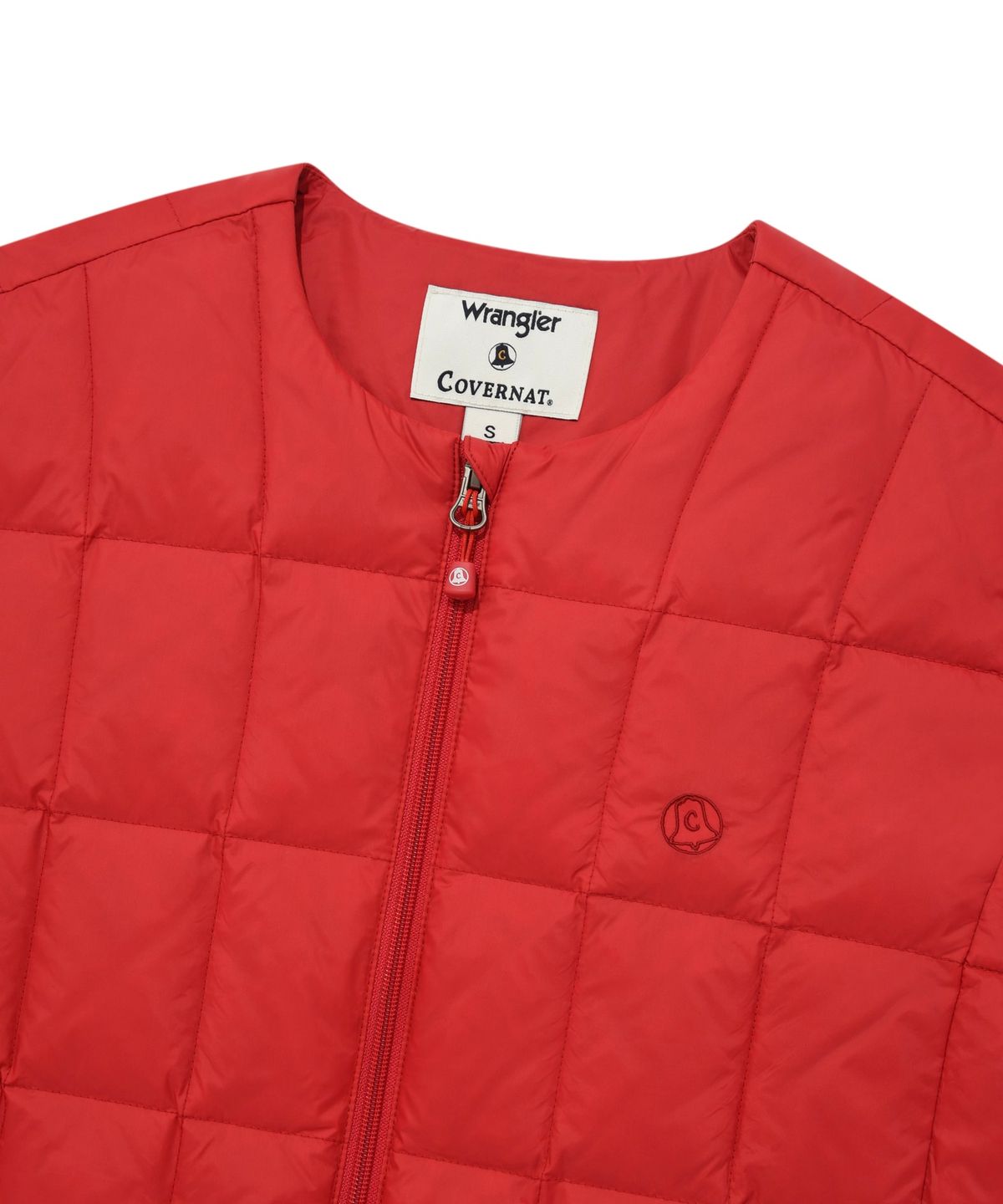 커버낫(COVERNAT) [COVERNAT X WRANGLER] 소매 절개 콜라보 아트웍 경량 패커블 덕 다운 레드