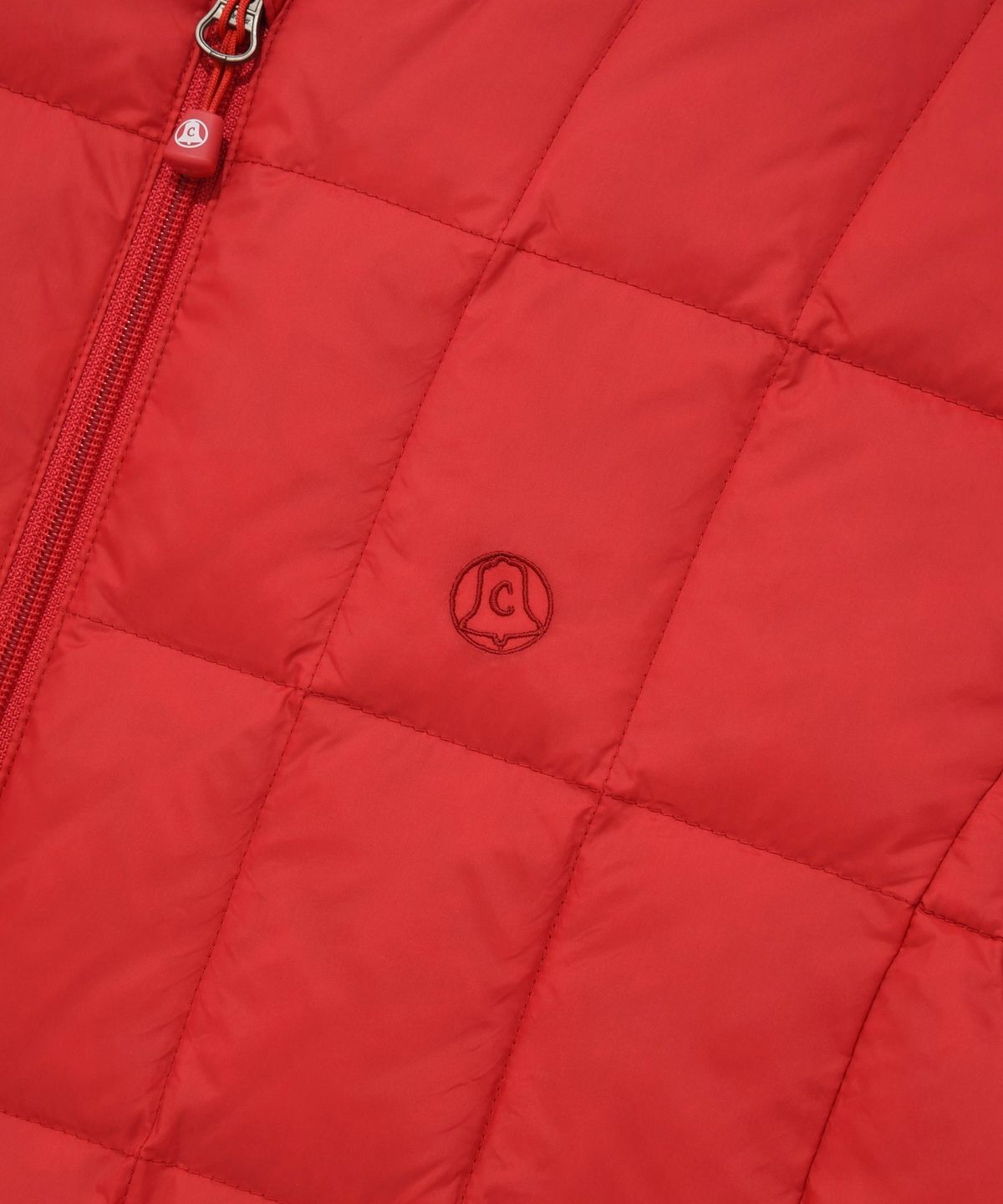 커버낫(COVERNAT) [COVERNAT X WRANGLER] 소매 절개 콜라보 아트웍 경량 패커블 덕 다운 레드