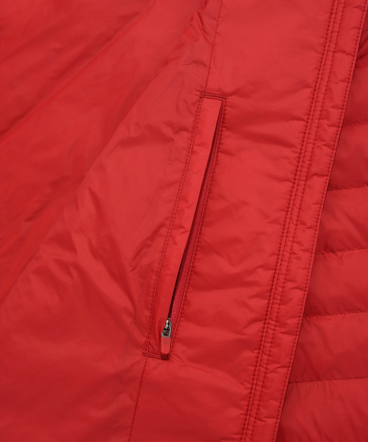 커버낫(COVERNAT) [COVERNAT X WRANGLER] 소매 절개 콜라보 아트웍 경량 패커블 덕 다운 레드