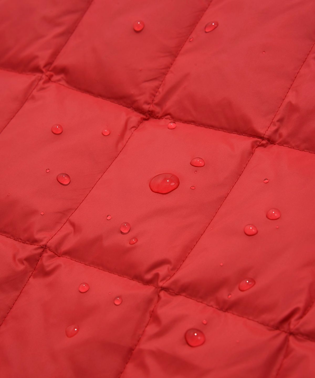 커버낫(COVERNAT) [COVERNAT X WRANGLER] 소매 절개 콜라보 아트웍 경량 패커블 덕 다운 레드