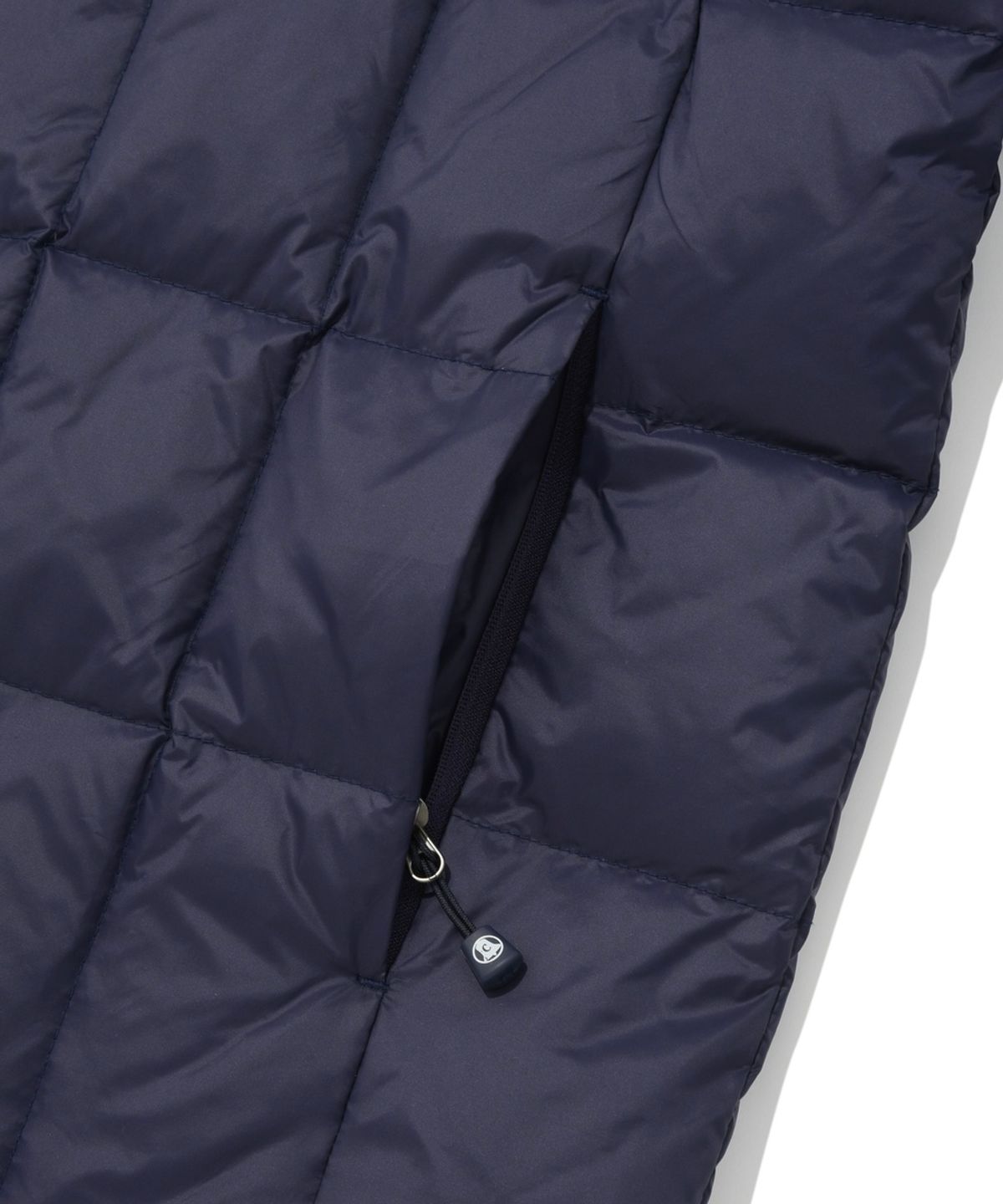 커버낫(COVERNAT) [COVERNAT X WRANGLER] 소매 절개 콜라보 아트웍 경량 패커블 덕 다운 네이비
