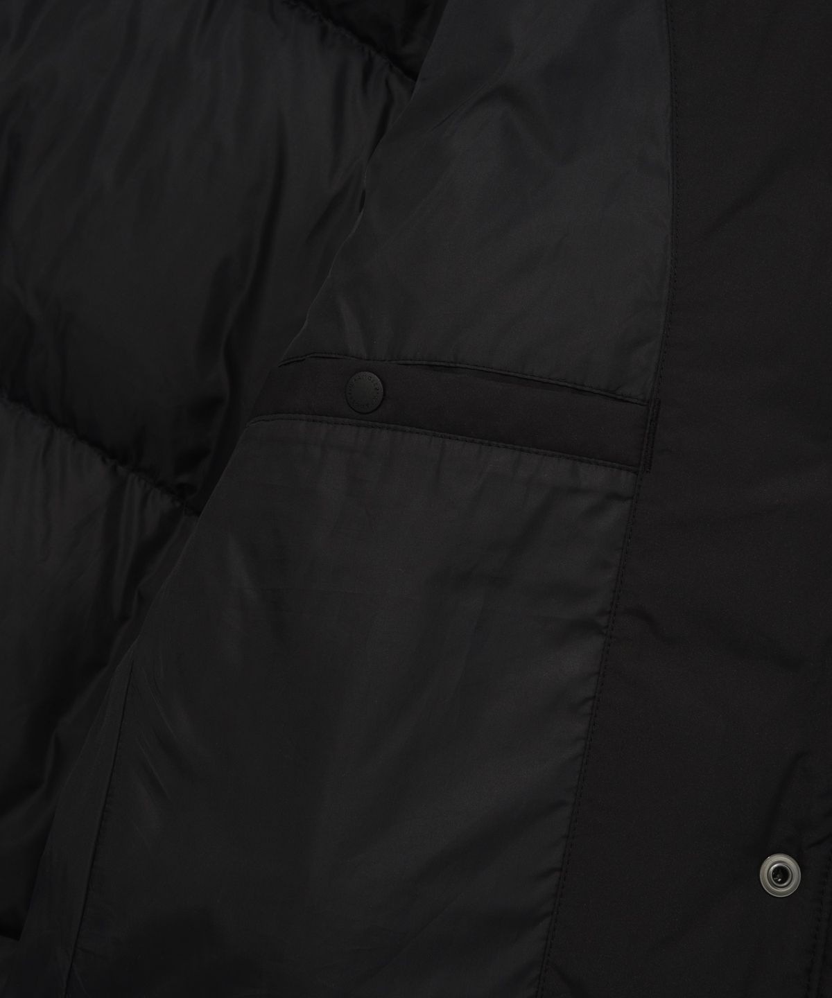 커버낫(COVERNAT) [COVERNAT X WRANGLER] 하이넥 콜라보 아트웍 덕 다운 블랙