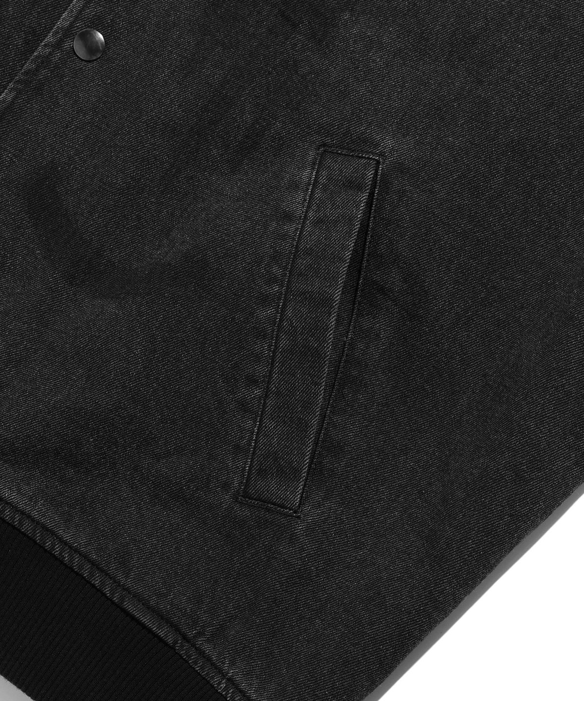 나이스고스트클럽(NICEGHOSTCLUB) WASHED EMBLEM DENIM VARSITY JACKET_BLACK(NG2DFUD110A)