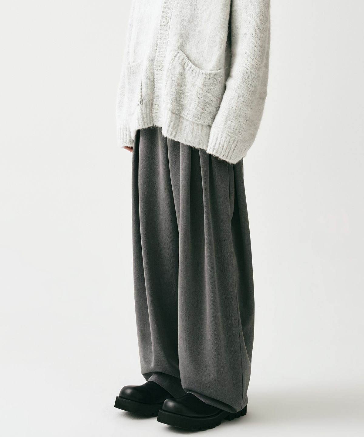 어반드레스(AVANDRESS) Pintuck Jar pants BLACK