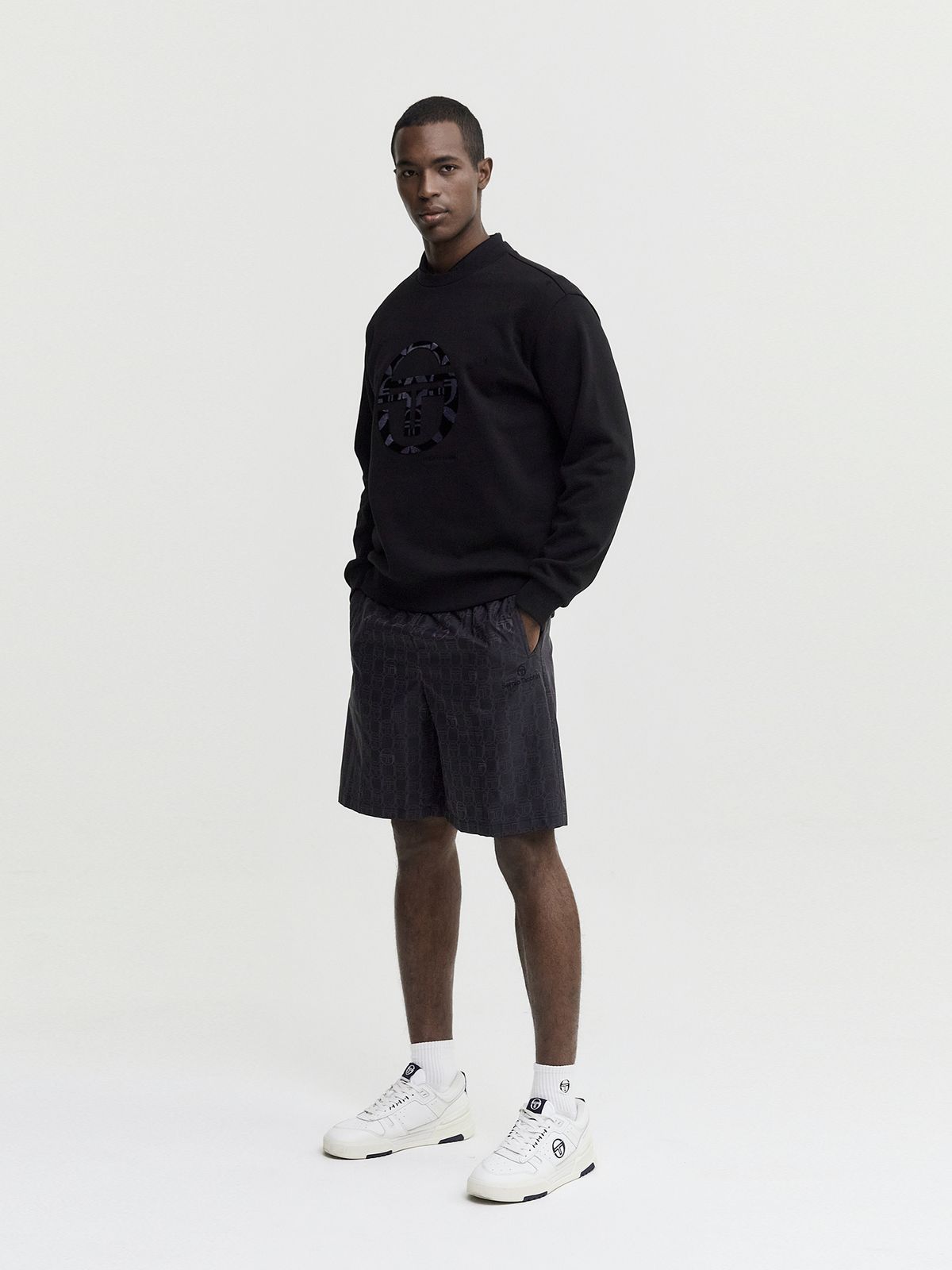 세르지오 타키니(SERGIO TACCHINI) M 데일리 우븐 모노그램 숏 팬츠 (Black)