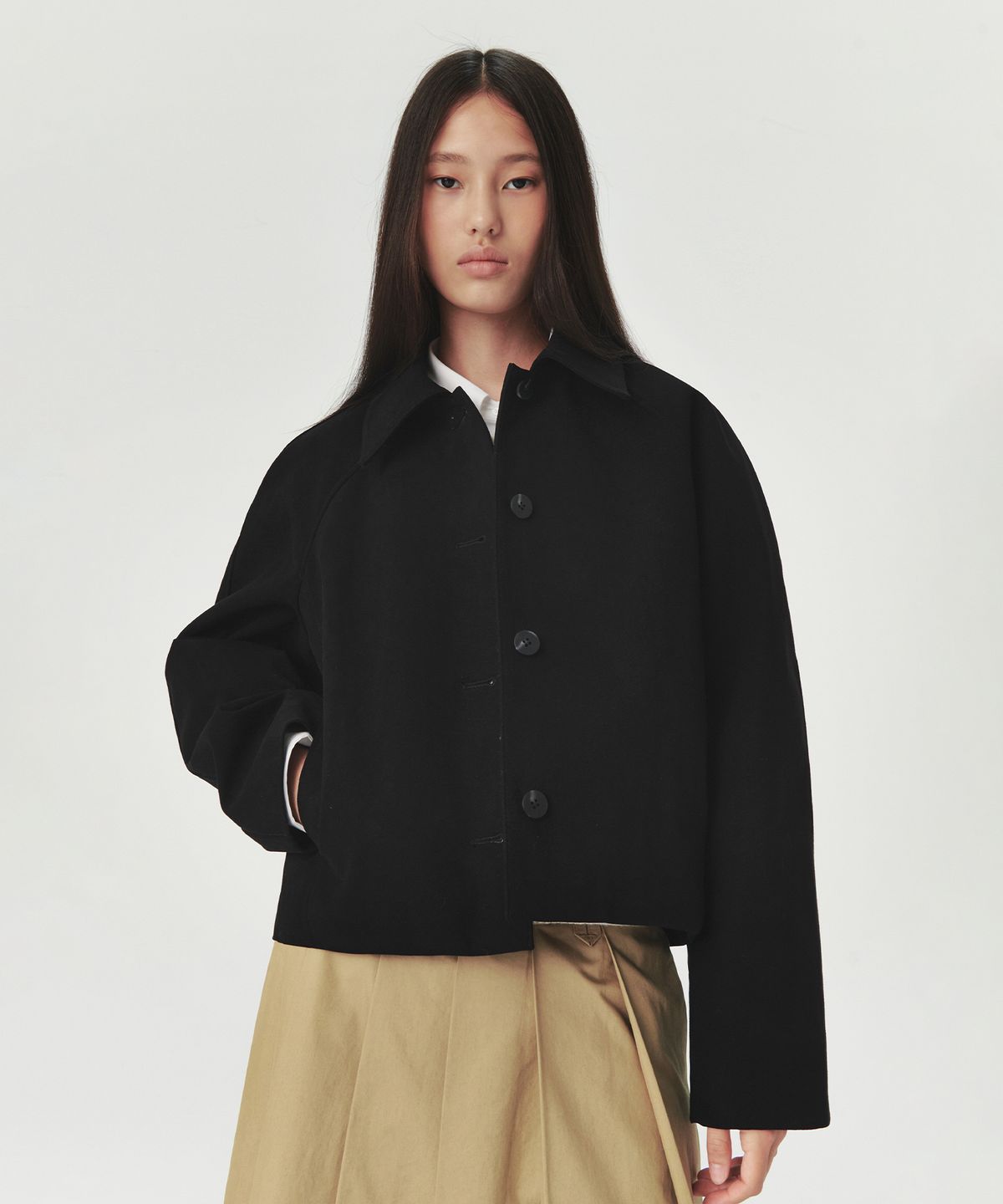 르바(LEVAR) Suede Button-Up Crop Jacket - Black