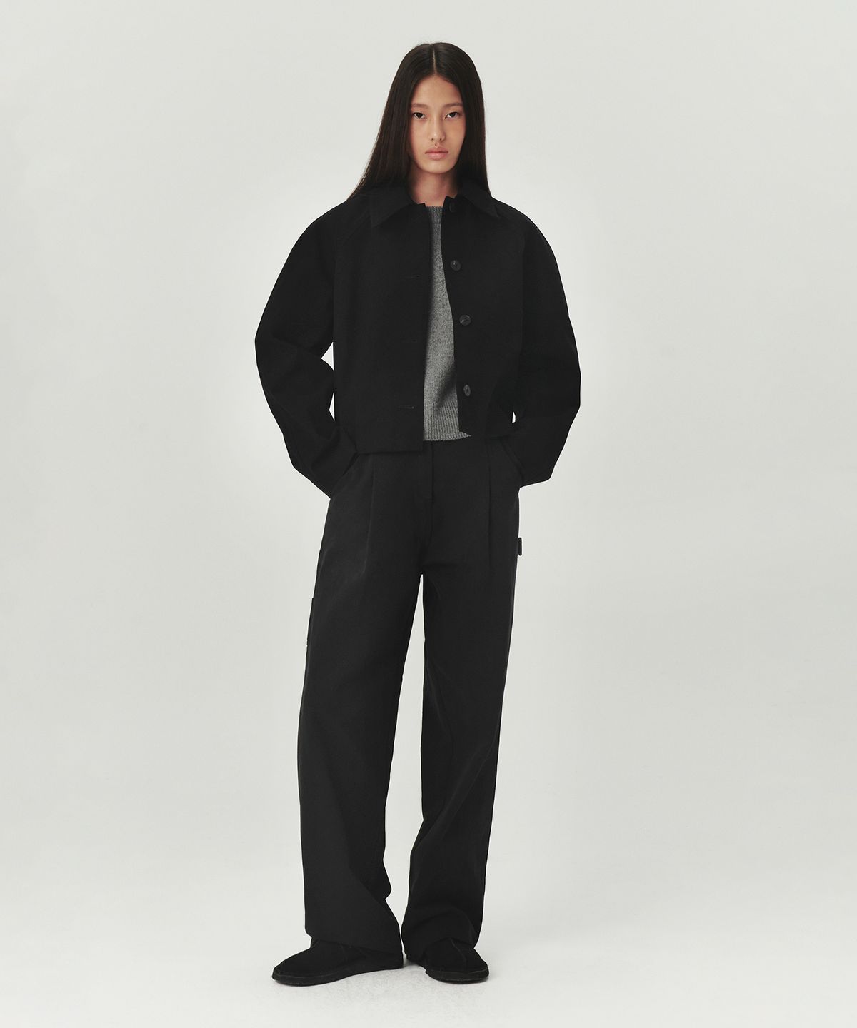 르바(LEVAR) Suede Button-Up Crop Jacket - Black