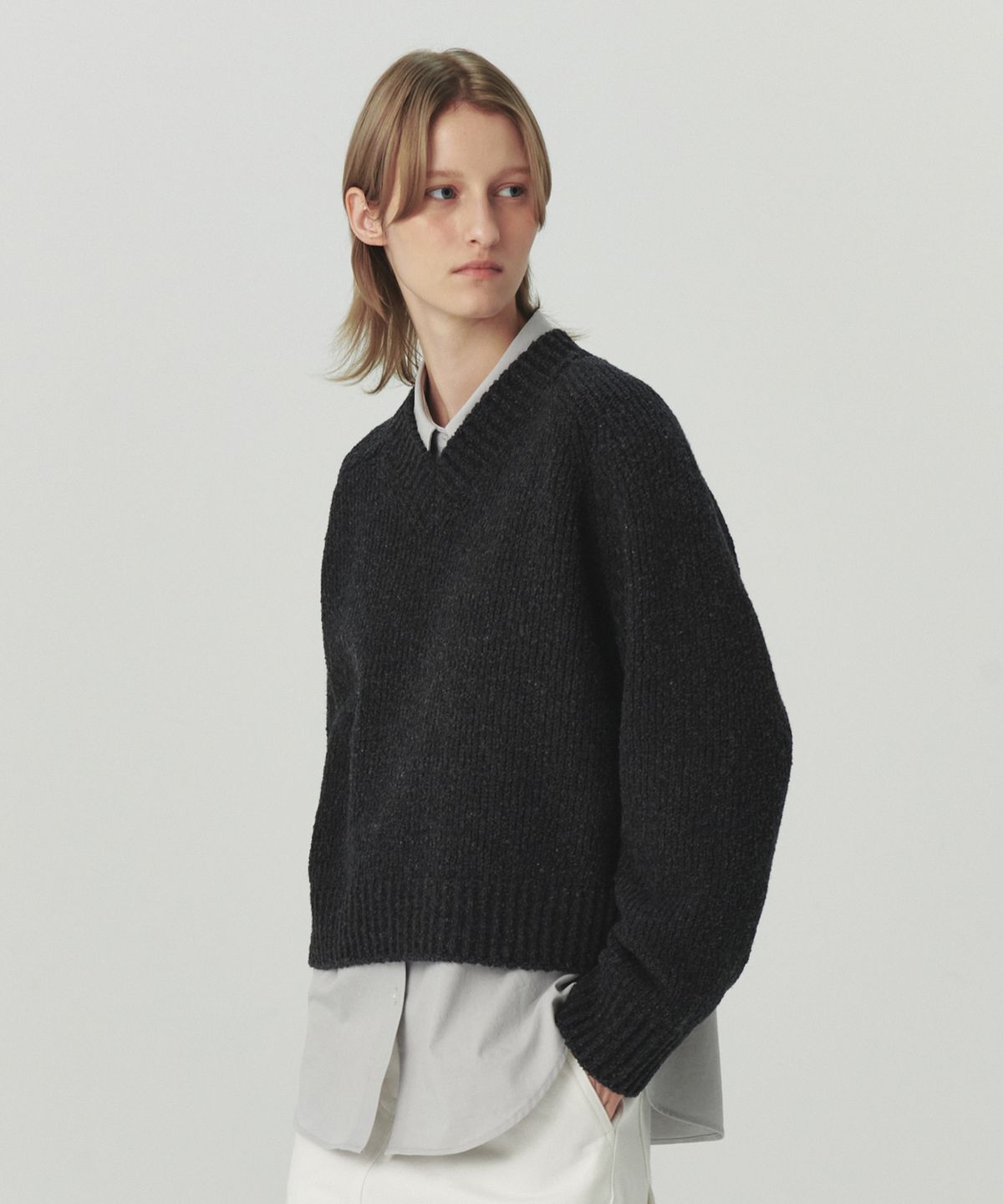 르바(LEVAR) Multi-Boucle V-Neck Knit - Charcoal