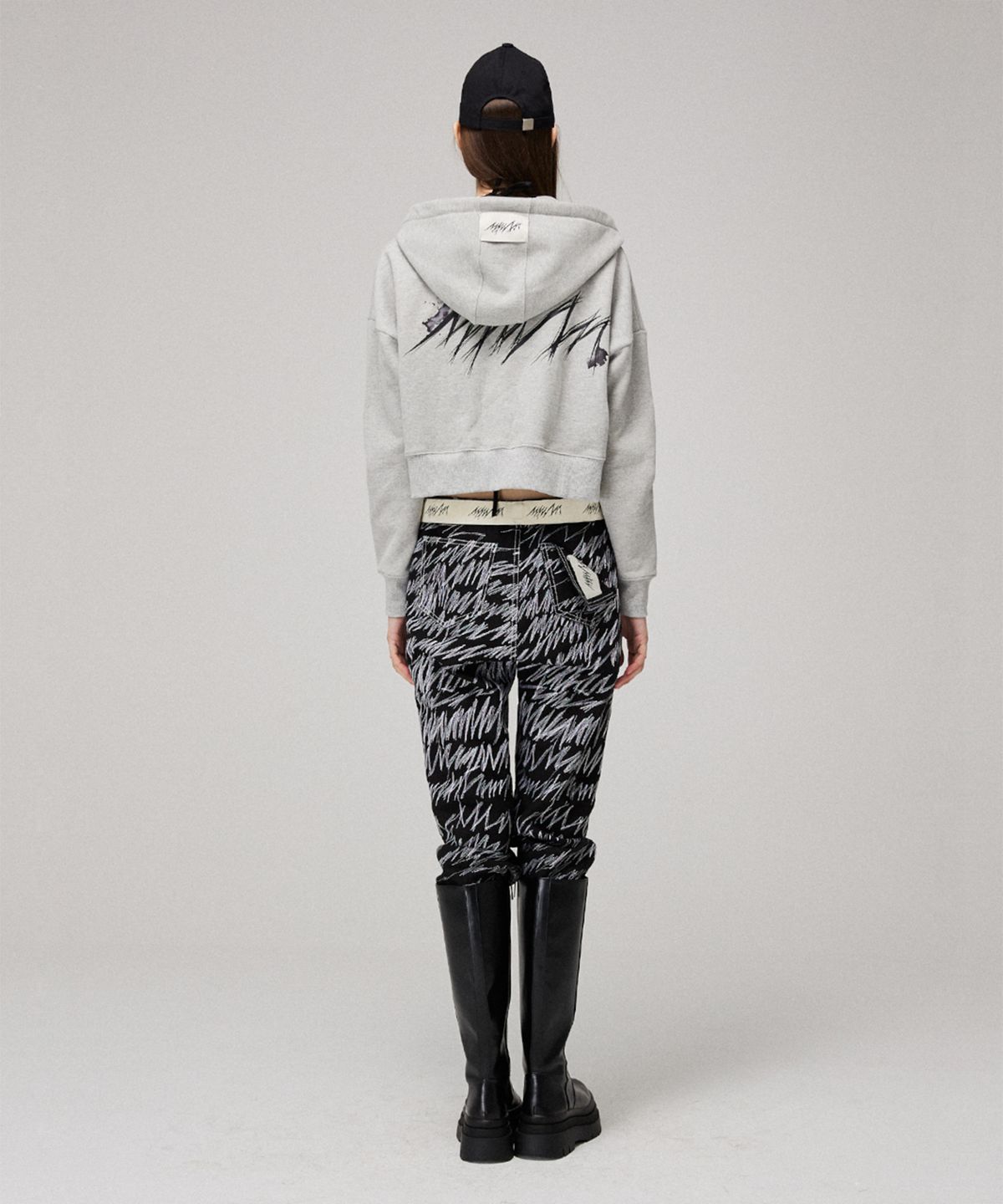 므아므(MMAM) Signature logo printing crop hooded zip-up
