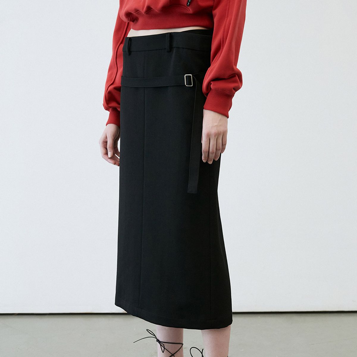 엘씨디씨티엠(LCDC™) TEXTURED TWILL UNBLANCED POCKET SKIRT