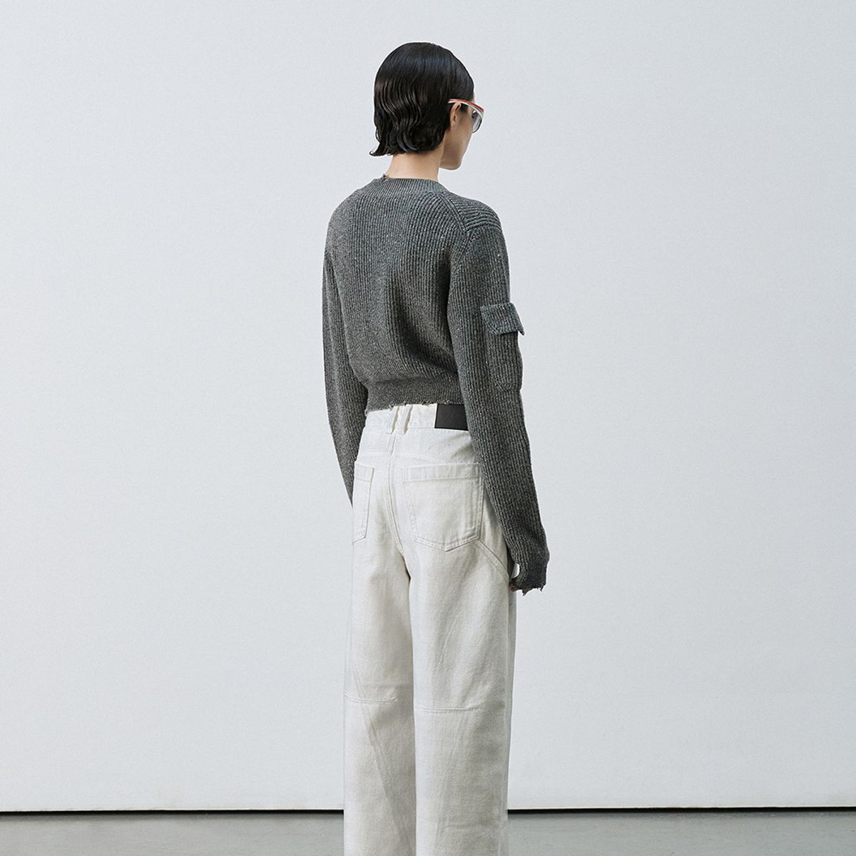 엘씨디씨티엠(LCDC™) DESTRESSED V-NECK SWEATER