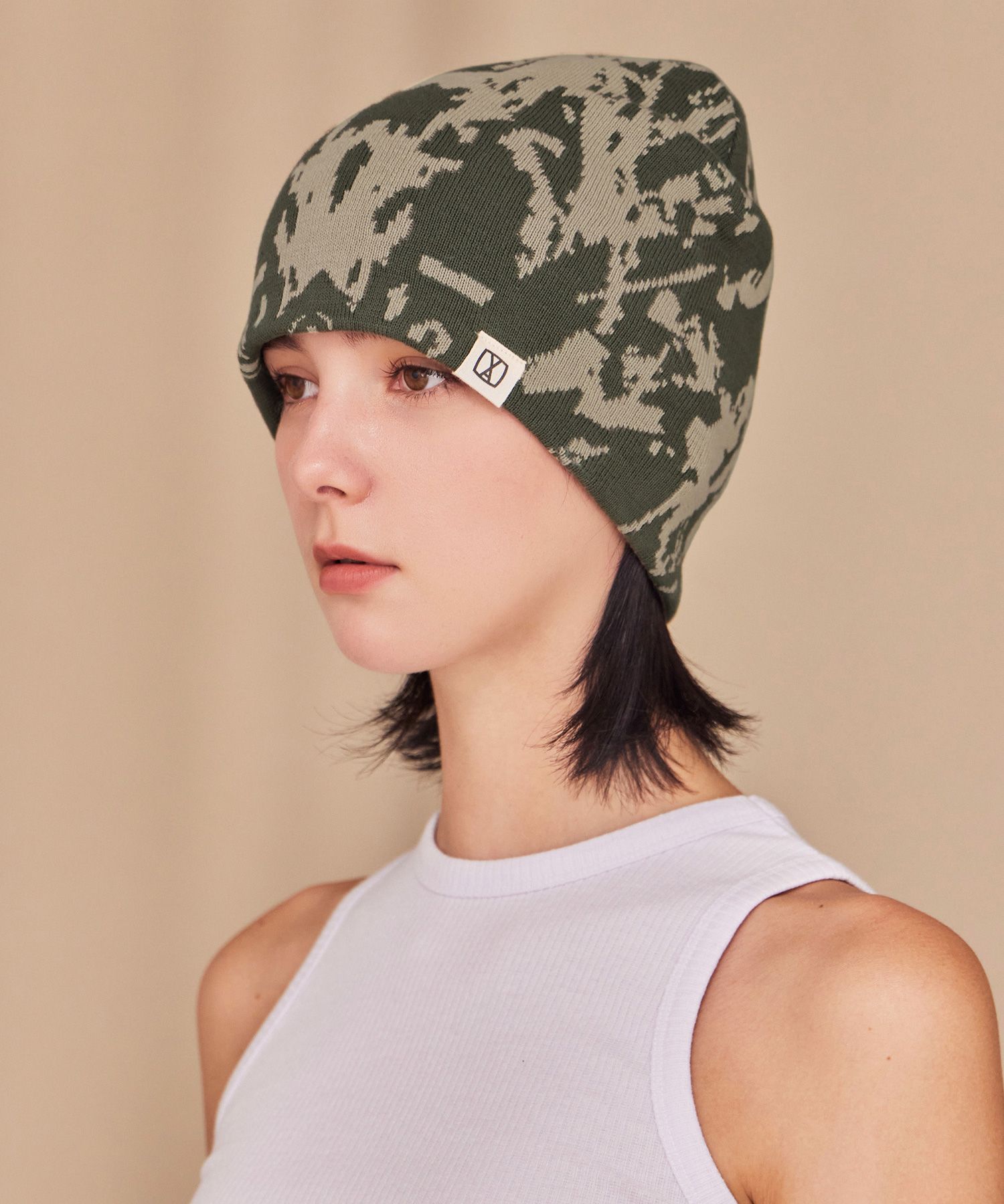 ★人気★【VARZAR】★VA spread square jacquard beani.e★ ☆人気☆【VARZAR】☆VA spread square jacquard beani.e