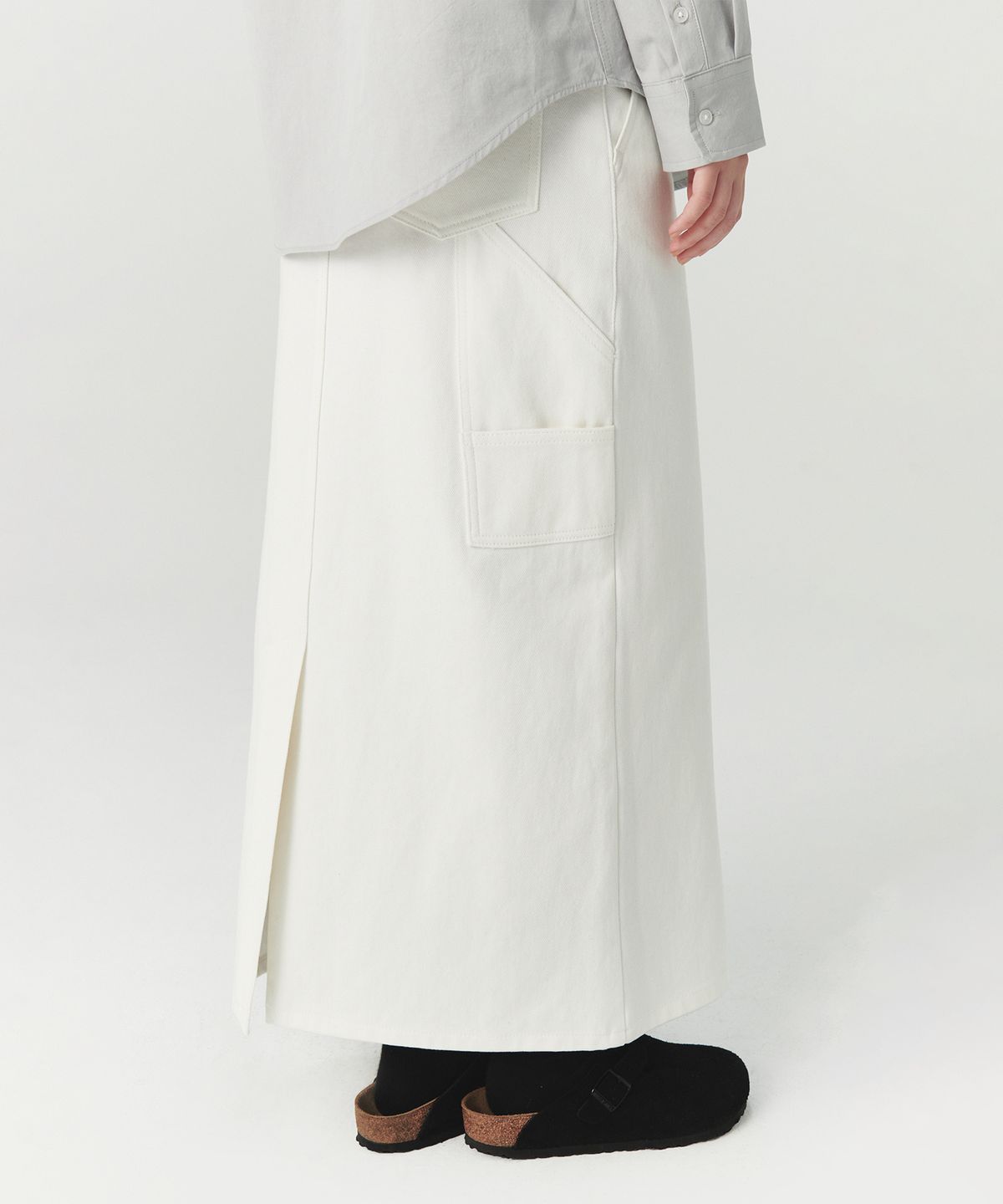 르바(LEVAR) Garment Dyeing Cotton Carpenter Skirt - Warm White