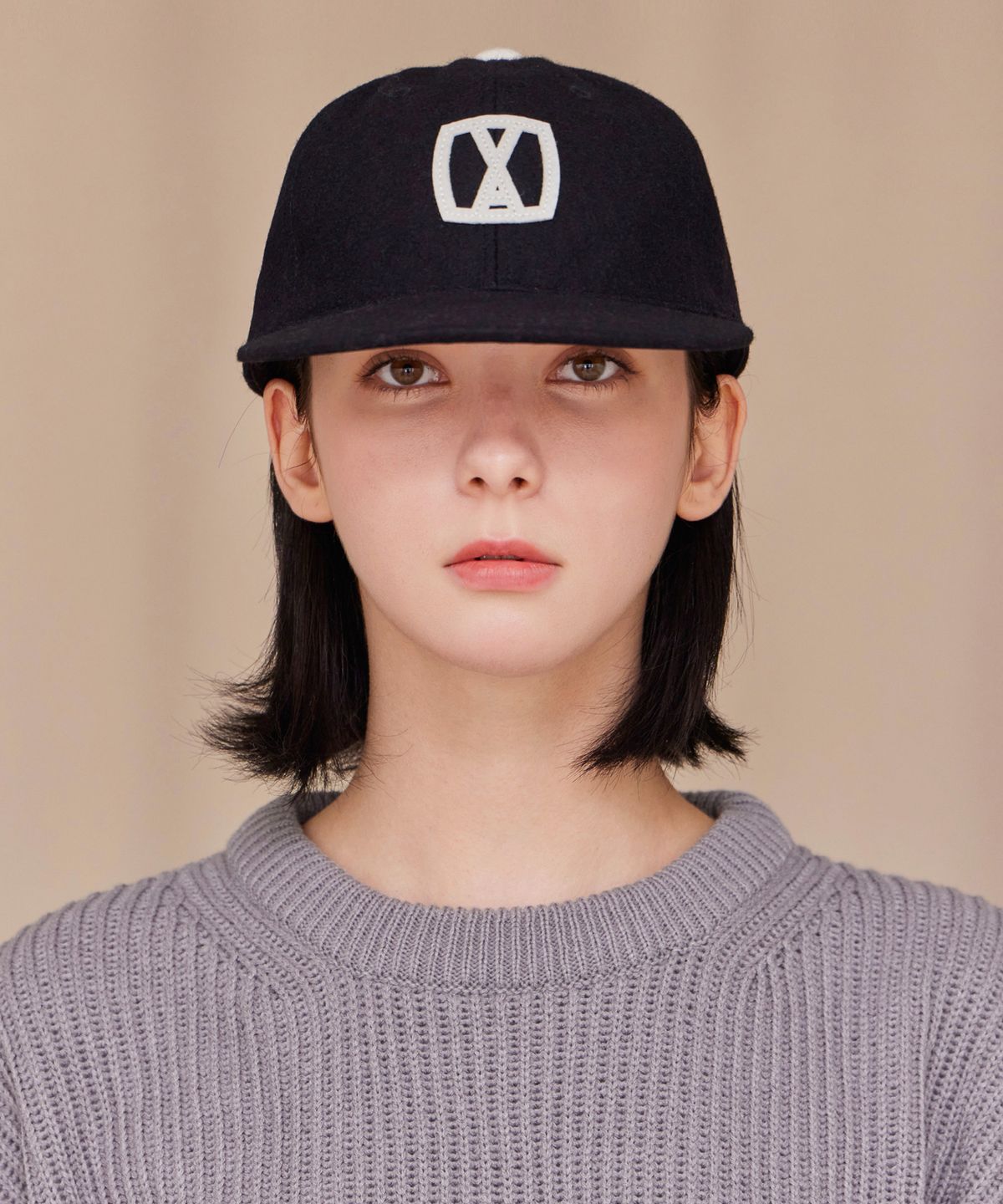 바잘(VARZAR) VA 스퀘어 아플리케 울 베이스볼 캡 블랙