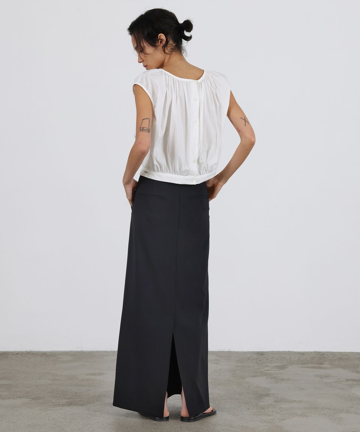 르바(LEVAR) Straight Maxi Skirt - Black