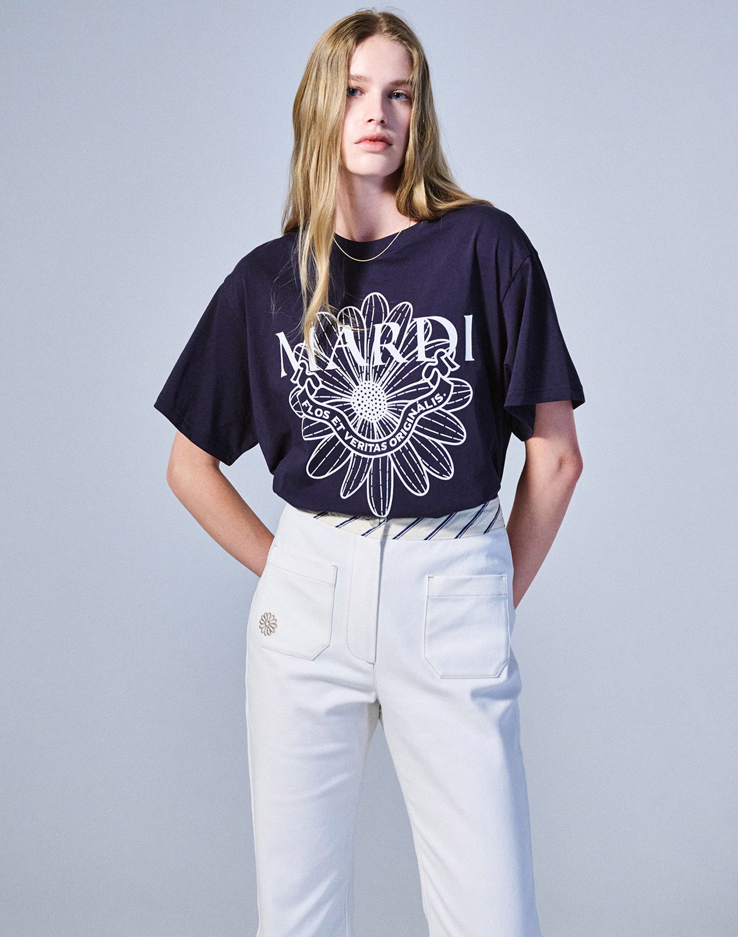 ●Mardi Mercredi● FLOWERMARDI T + SHORTS/White Navy SET UP MUSINSA | MARDI MERCREDI TSHIRT FLOWERMARDI ALUMNI_NAVY WHITE