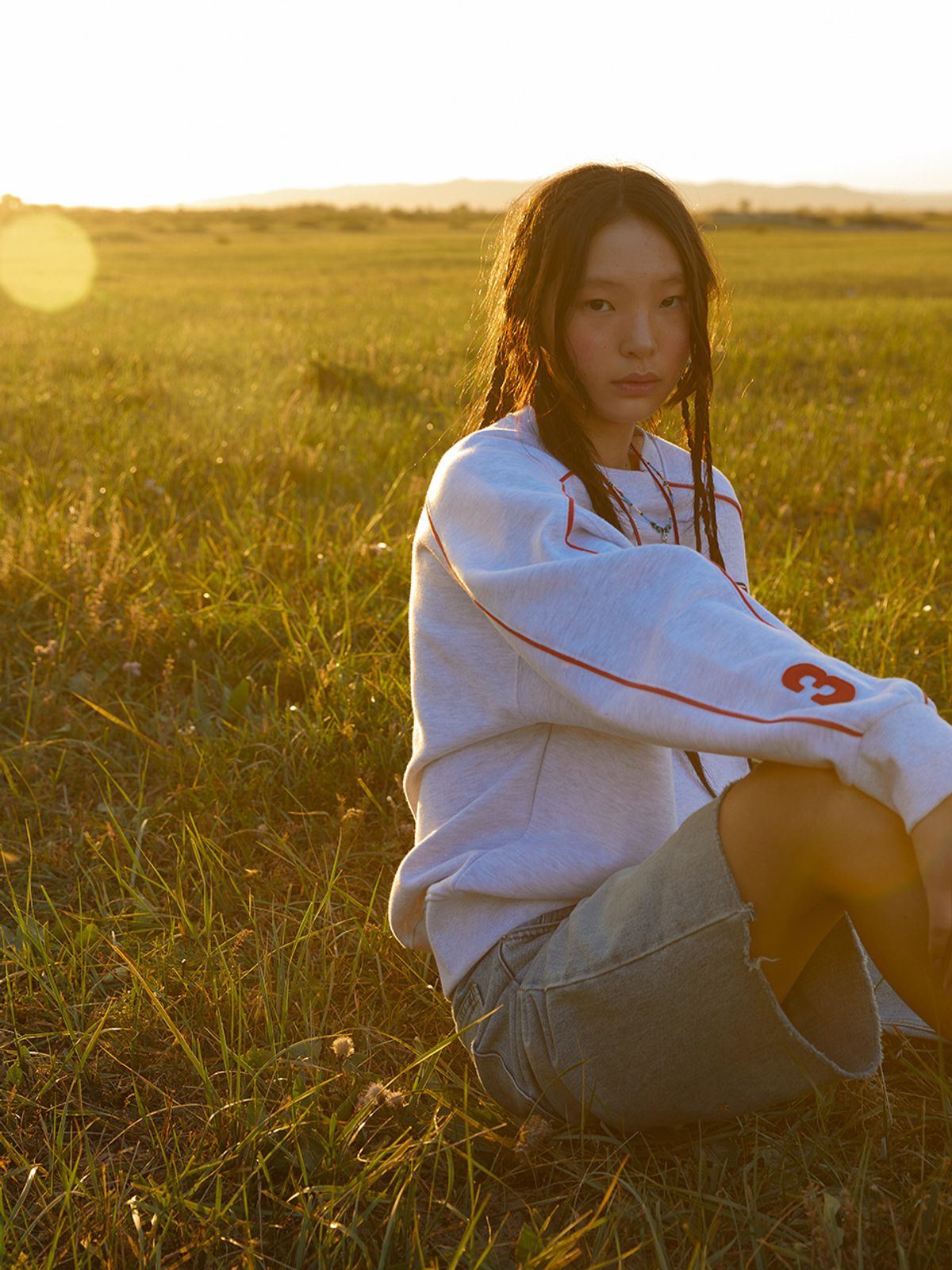 에즈이프 캘리(ASIF CALIE) HOWDY PIPING SWEATSHIRT WHITEMELANGE