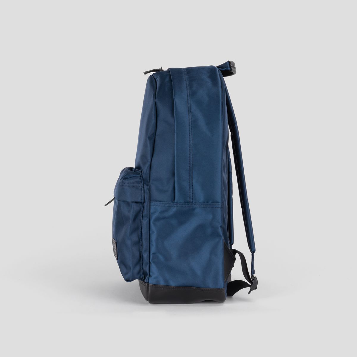 티알브이알(TRVR) Staple Daypack Navy