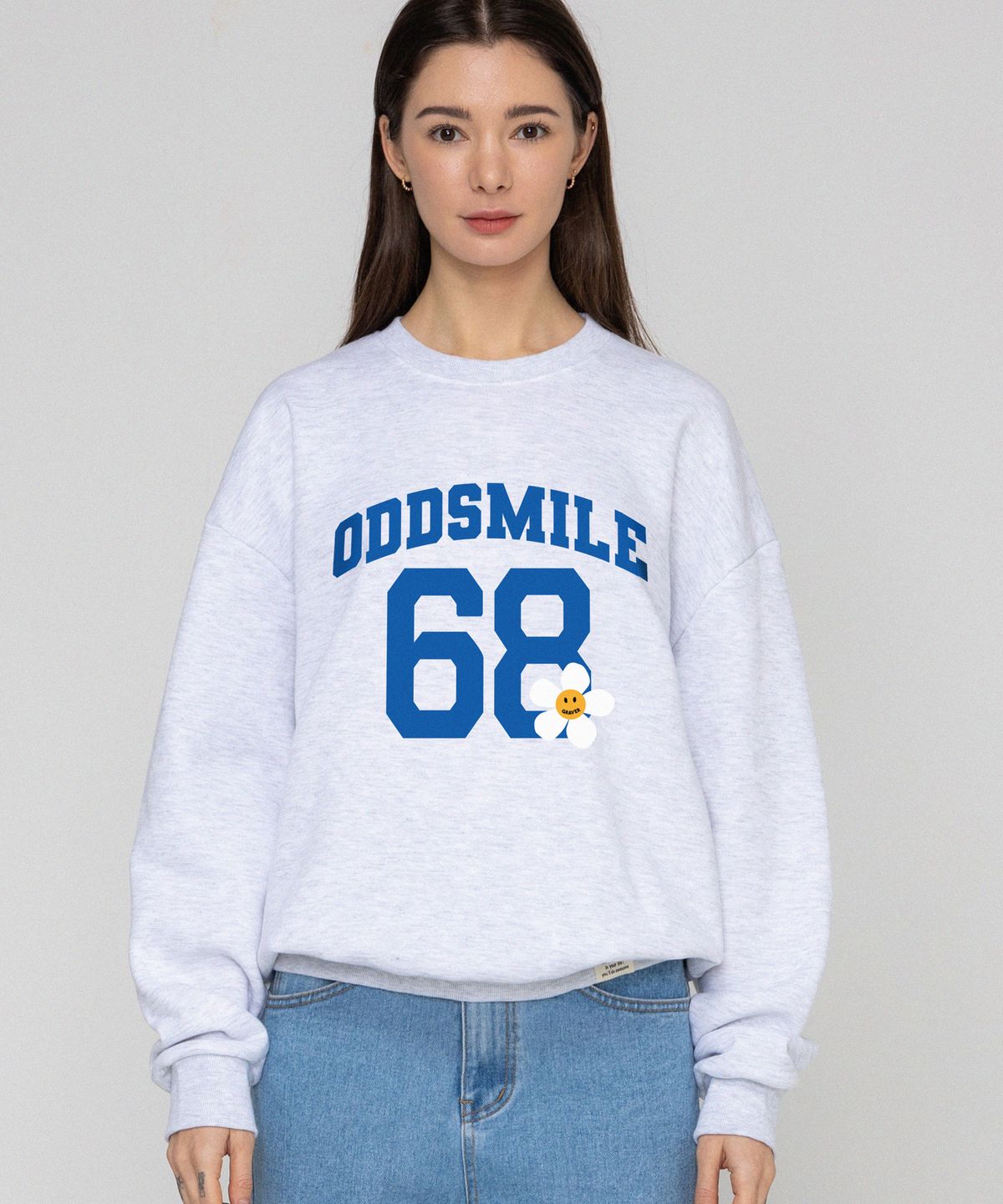 그레이버(GRAVER) [UNISEX]ODDSMILE 68 플라워스마일 맨투맨_멜란지화이트