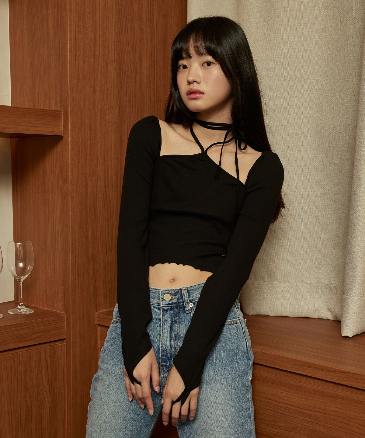 아이토브 서울(ITOV SEOUL) 홀터넥 언발 탑